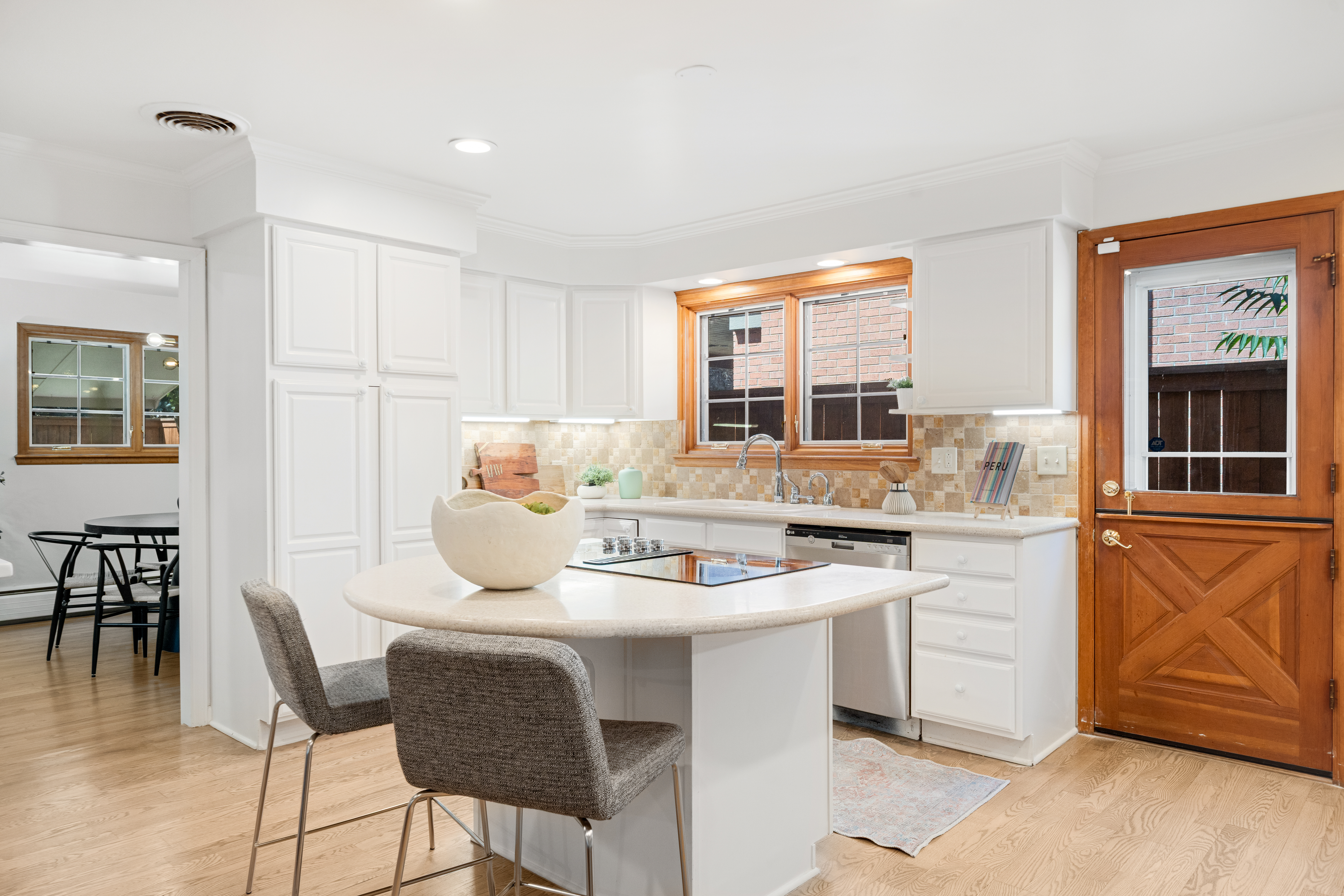  Spacious ranch-style home offers a functional floor plan - 物件實景