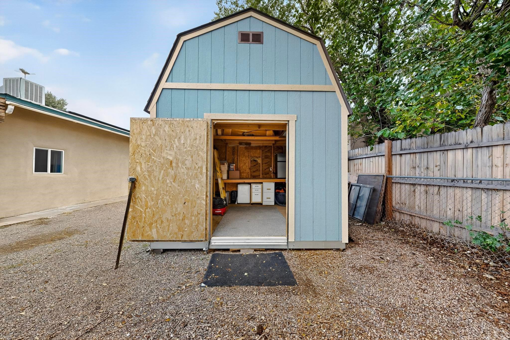 Santa Fe, New Mexico, 87505, United States, 3 Bedrooms Bedrooms, ,2 BathroomsBathrooms,Residential,For Sale,1971309