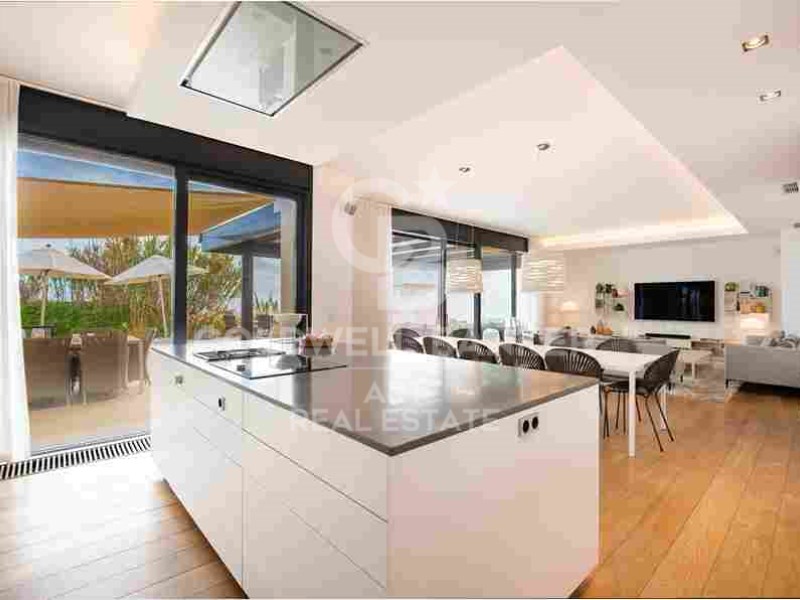 Marbella, Andalusia, ES, 6 Bedrooms Bedrooms, ,4 BathroomsBathrooms,Residential,For Sale,1795495