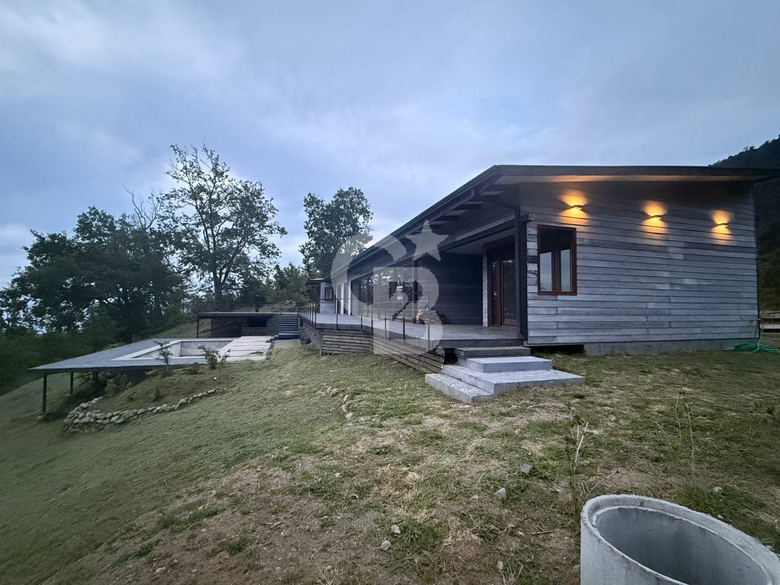 Futrono, Chile, 5 Bedrooms Bedrooms, ,5 BathroomsBathrooms,Residential,For Sale,1999094