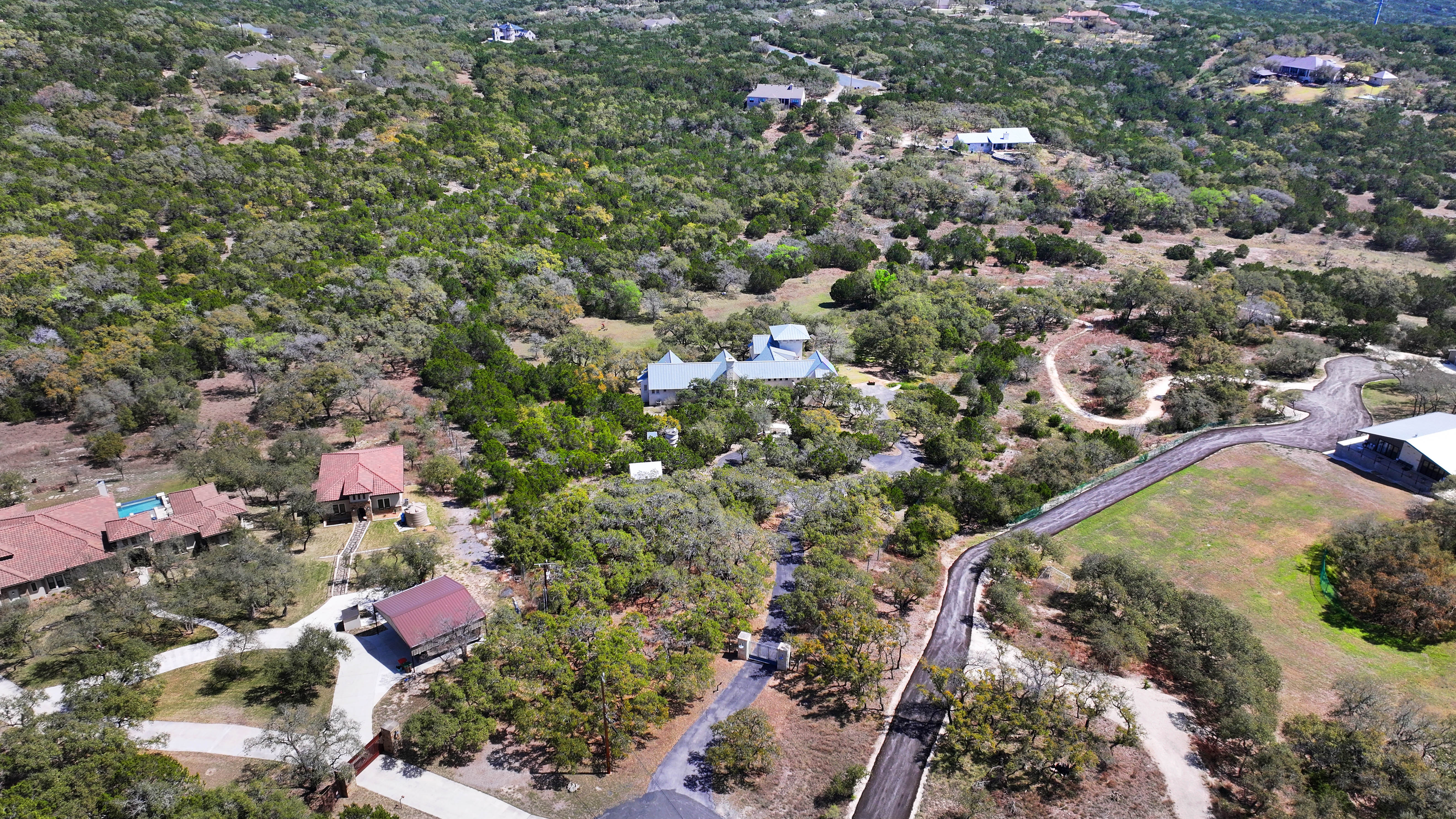  Hill Country Estate with Privacy and Presence - 物件實景
