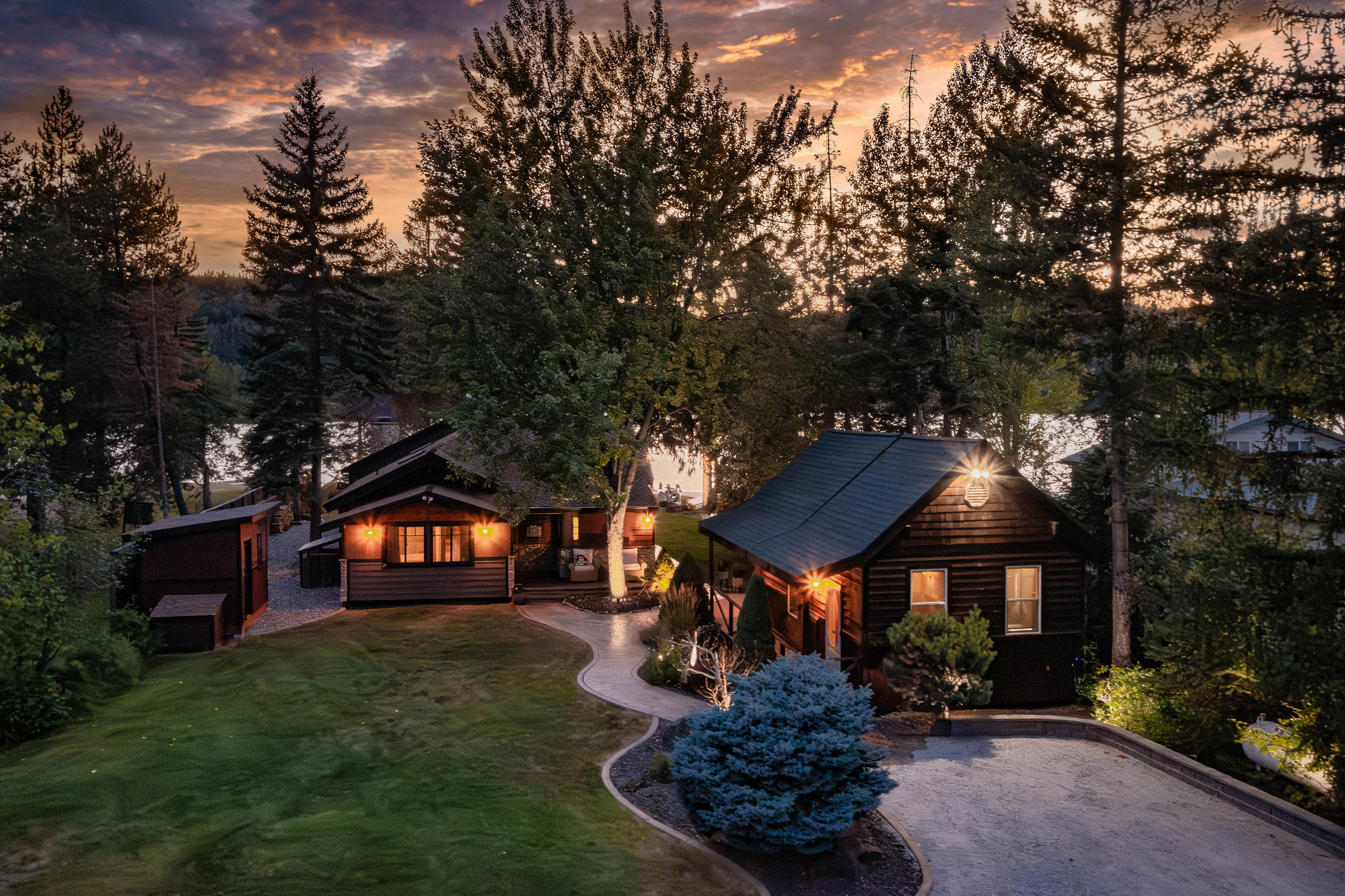 Sagle, Idaho, 83860, United States, 3 Bedrooms Bedrooms, ,3 BathroomsBathrooms,Residential,For Sale,1914269