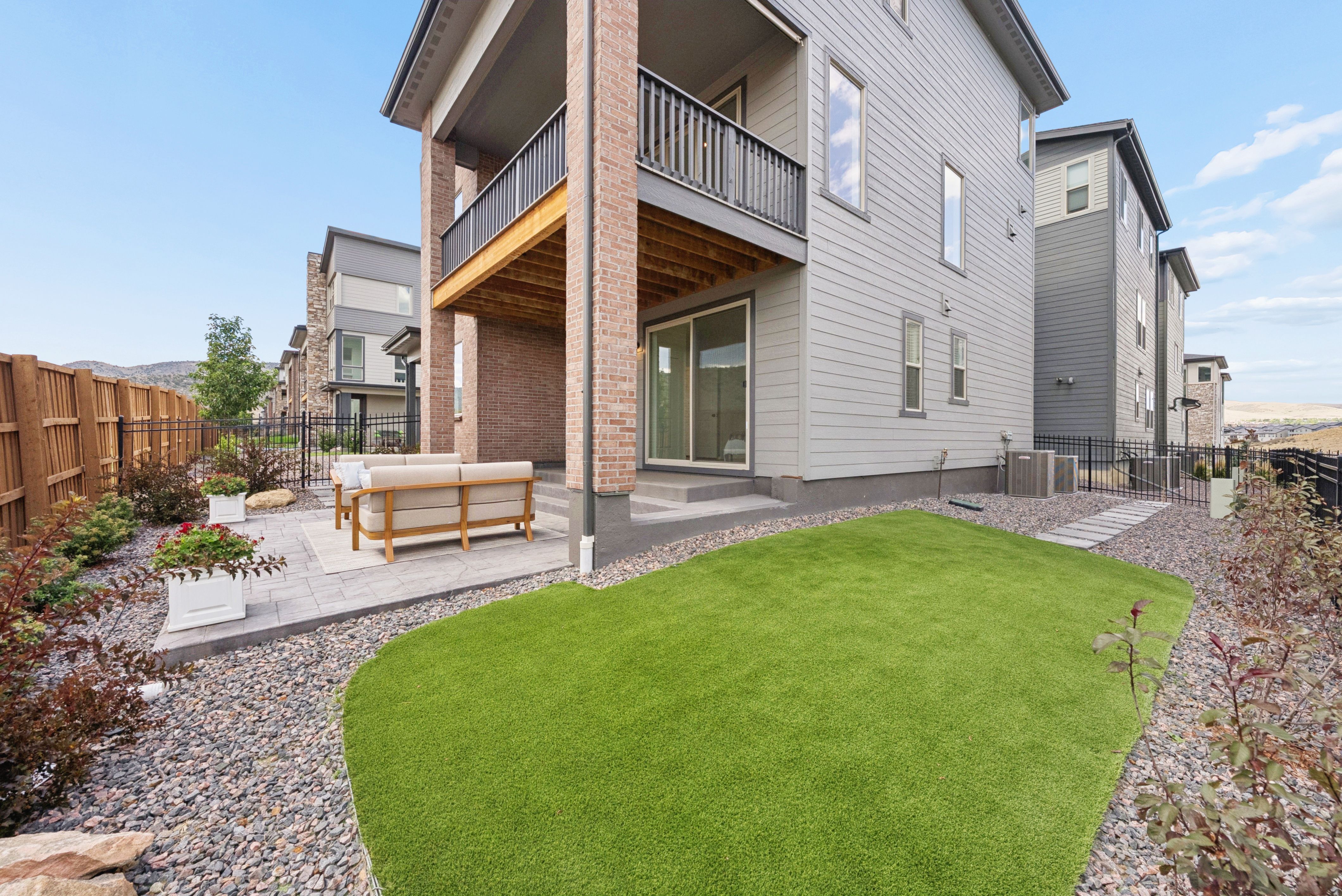  Elevated Colorado Living with 180° Mountain & Reservoir Views - 物件實景
