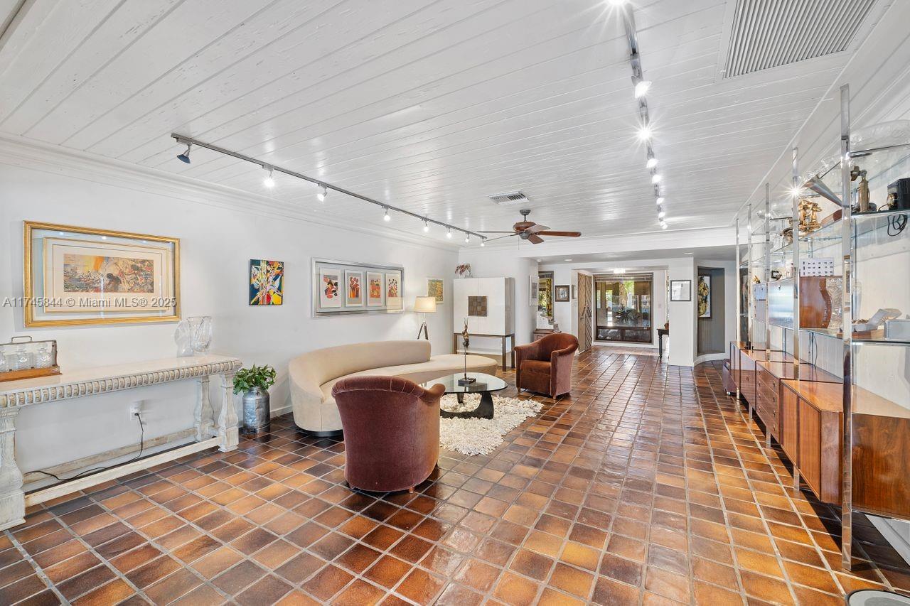 Miami Beach, Florida, 33141, United States, 4 Bedrooms Bedrooms, ,3 BathroomsBathrooms,Residential,For Sale,1711851