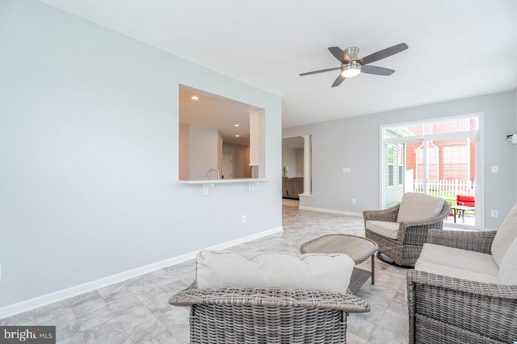 Charles Town, West Virginia, 25414, United States, 4 Bedrooms Bedrooms, ,5 BathroomsBathrooms,Residential,For Sale,1965453