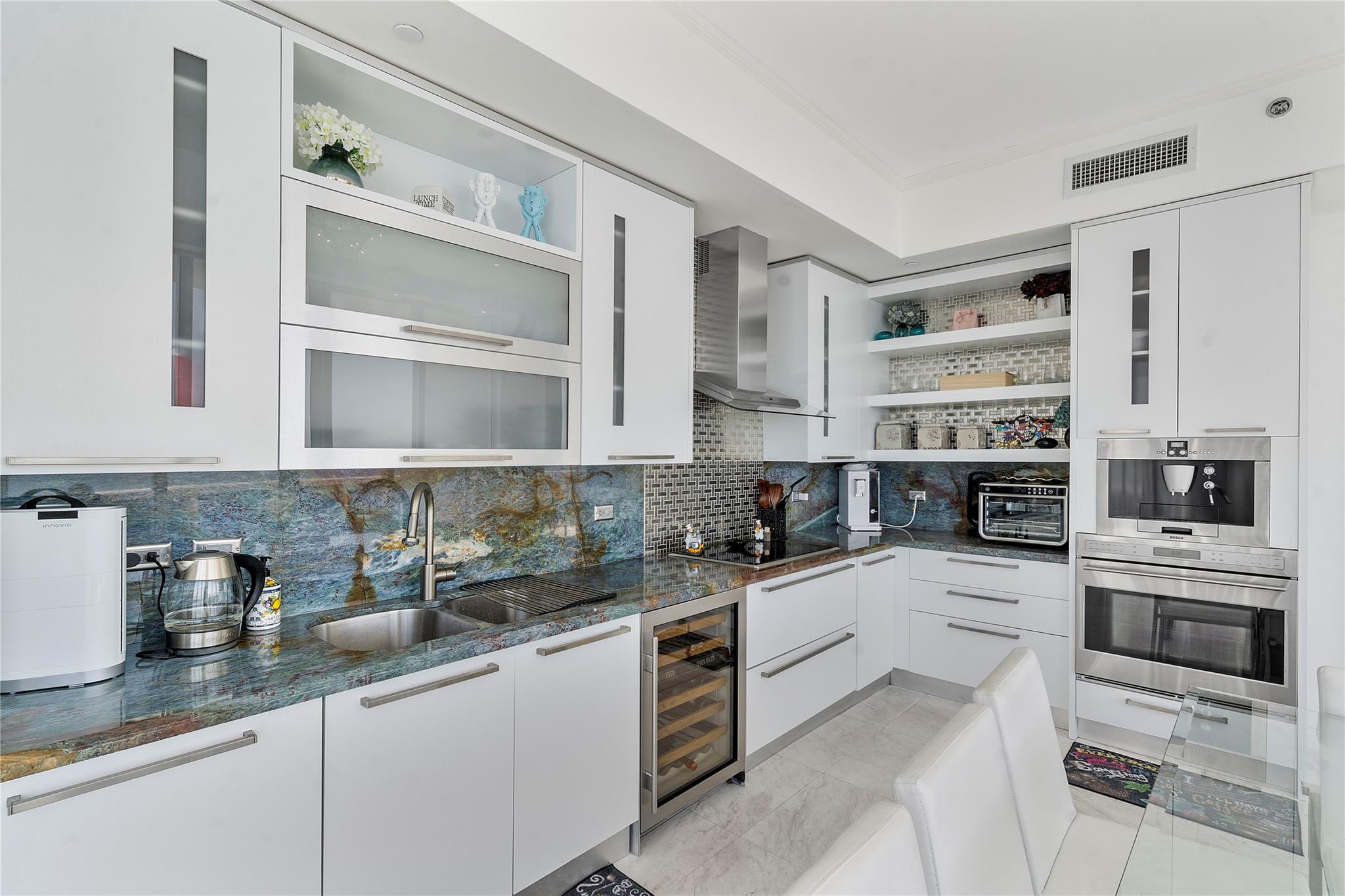 Sunny Isles Beach, Florida, 33160, United States, 3 Bedrooms Bedrooms, ,4 BathroomsBathrooms,Residential,For Sale,1824063