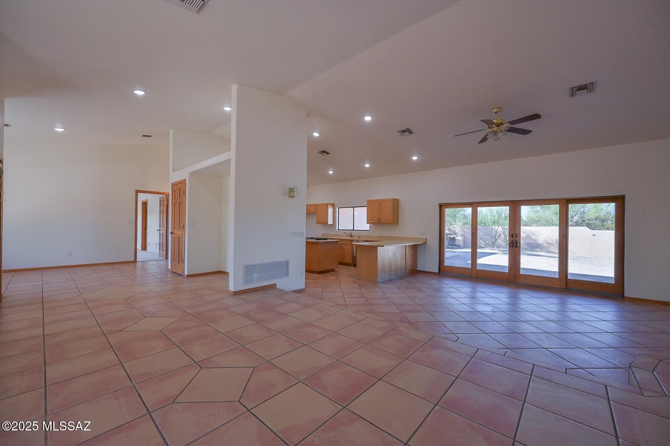 Tucson, Arizona, 85747, United States, 4 Bedrooms Bedrooms, ,4 BathroomsBathrooms,Residential,For Sale,1978909