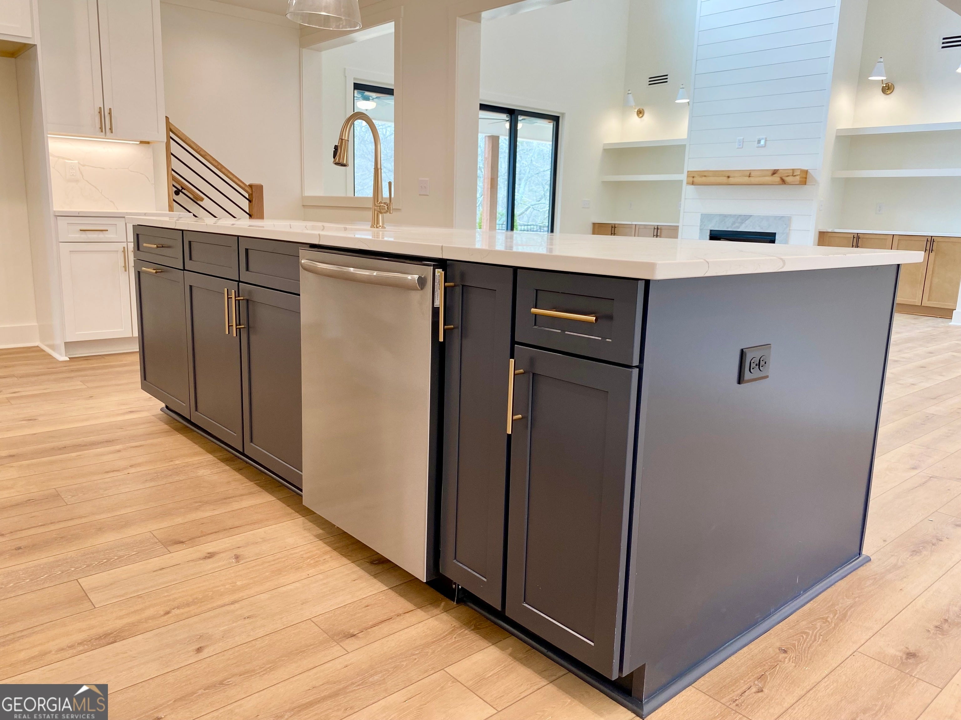 Gainesville, Georgia, 30506, United States, 5 Bedrooms Bedrooms, ,6 BathroomsBathrooms,Residential,For Sale,1908175