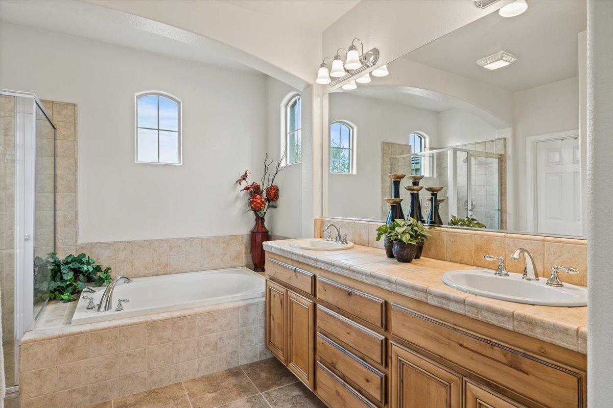 Roseville, California, 95747, United States, 4 Bedrooms Bedrooms, ,3 BathroomsBathrooms,Residential,For Sale,1928069