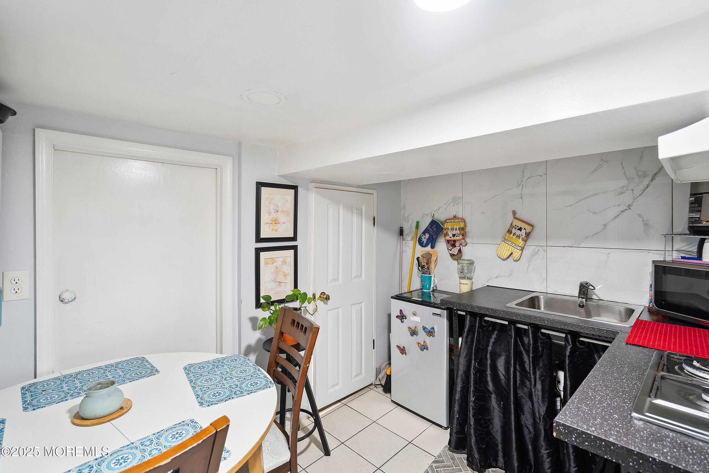 Jersey City, New Jersey, 07307, United States, 7 Bedrooms Bedrooms, ,4 BathroomsBathrooms,Residential,For Sale,1904404