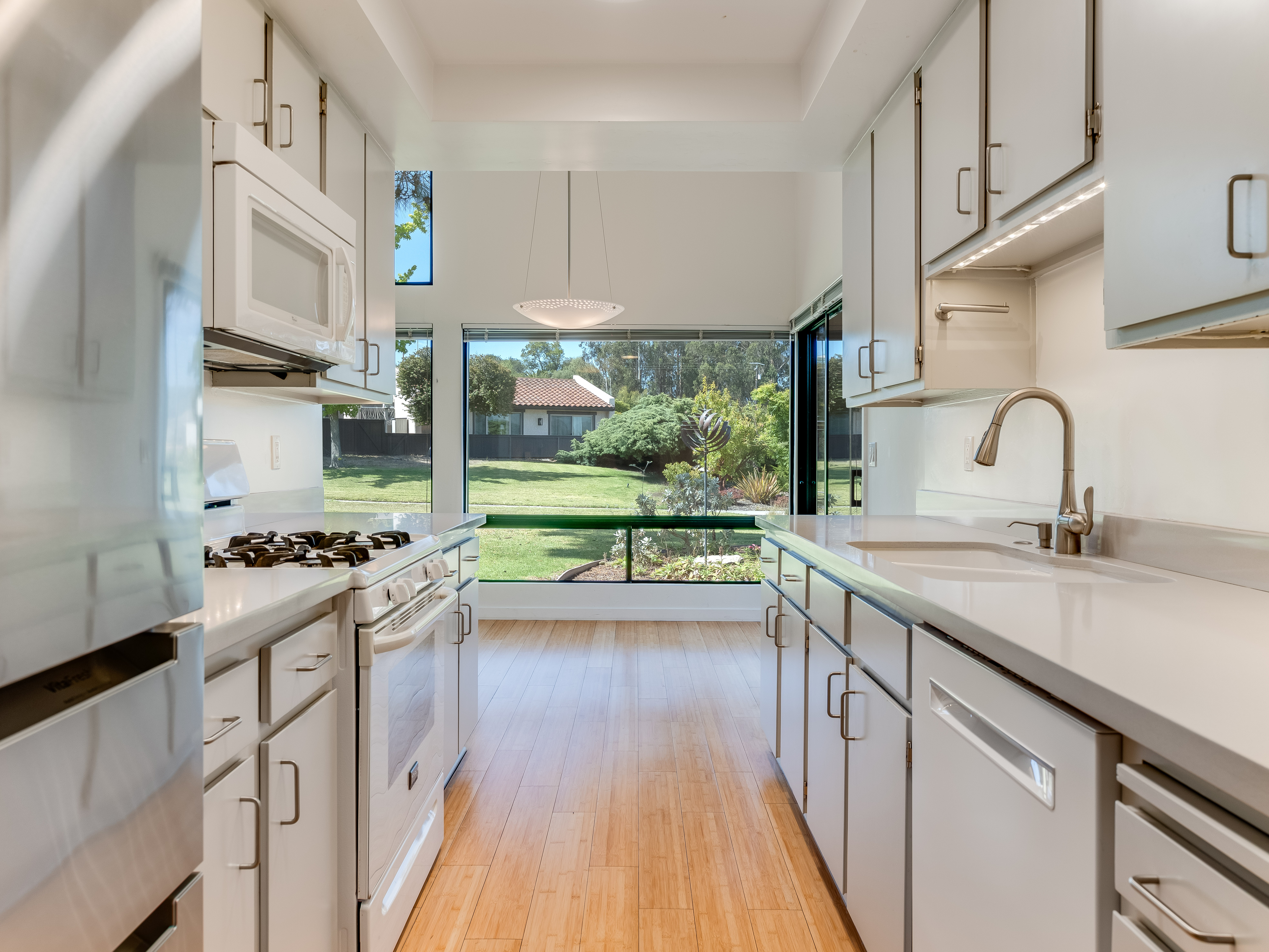  Single-Level Los Verdes Park Home with Hillside Views - 物件實景