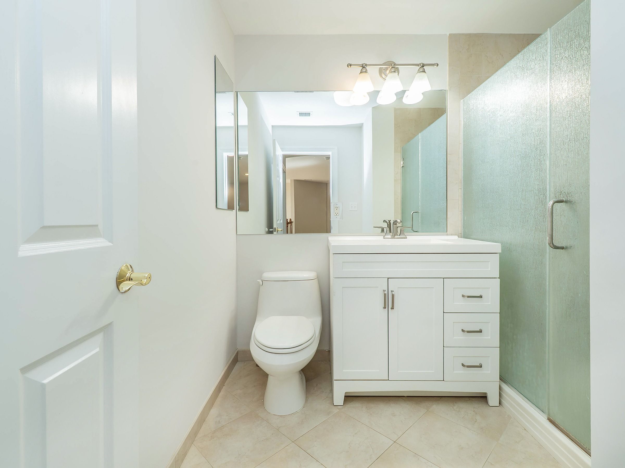  194 Pond View Drive, Port Washington, NY, 11050 - 物件實景