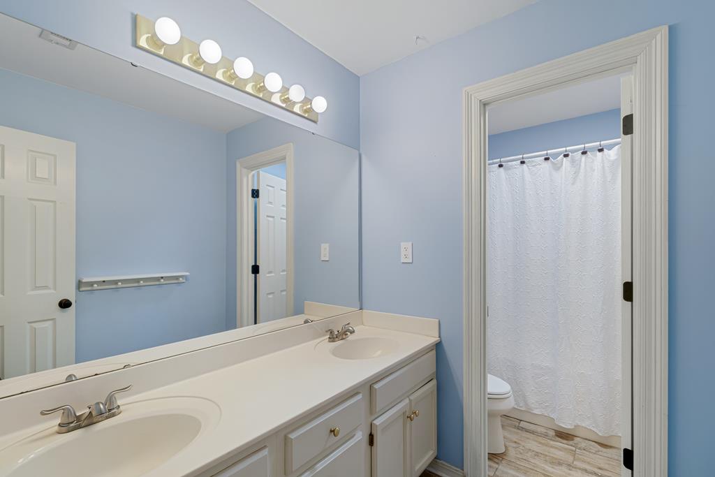 OXFORD, Mississippi, 38655, United States, 4 Bedrooms Bedrooms, ,3 BathroomsBathrooms,Residential,For Sale,1991795