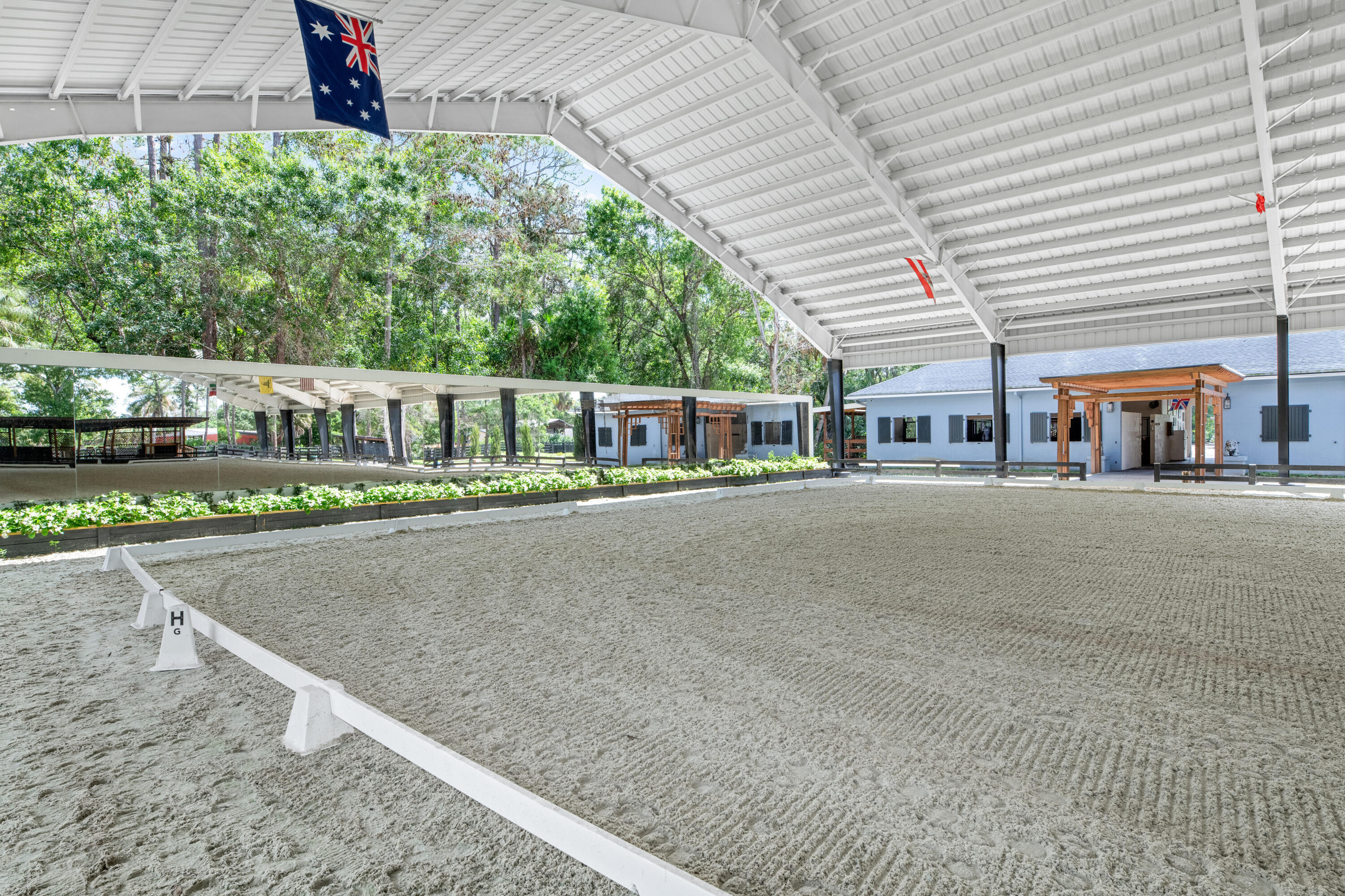  15161 Collecting Canal Road - 物件實景