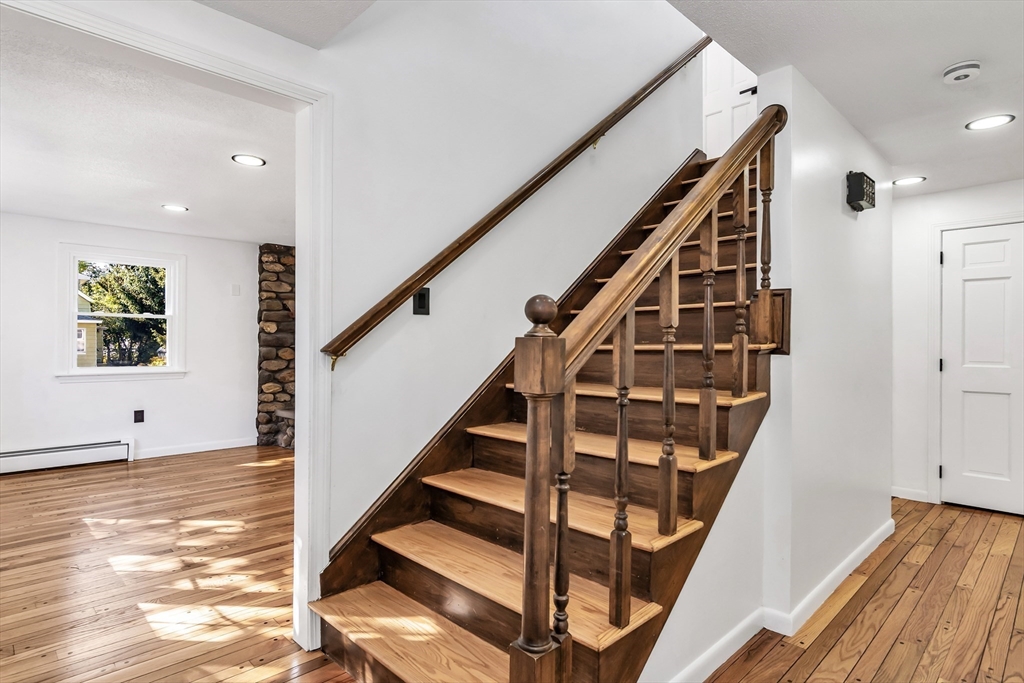 Methuen, Massachusetts, 01844, United States, 4 Bedrooms Bedrooms, ,3 BathroomsBathrooms,Residential,For Sale,1978164