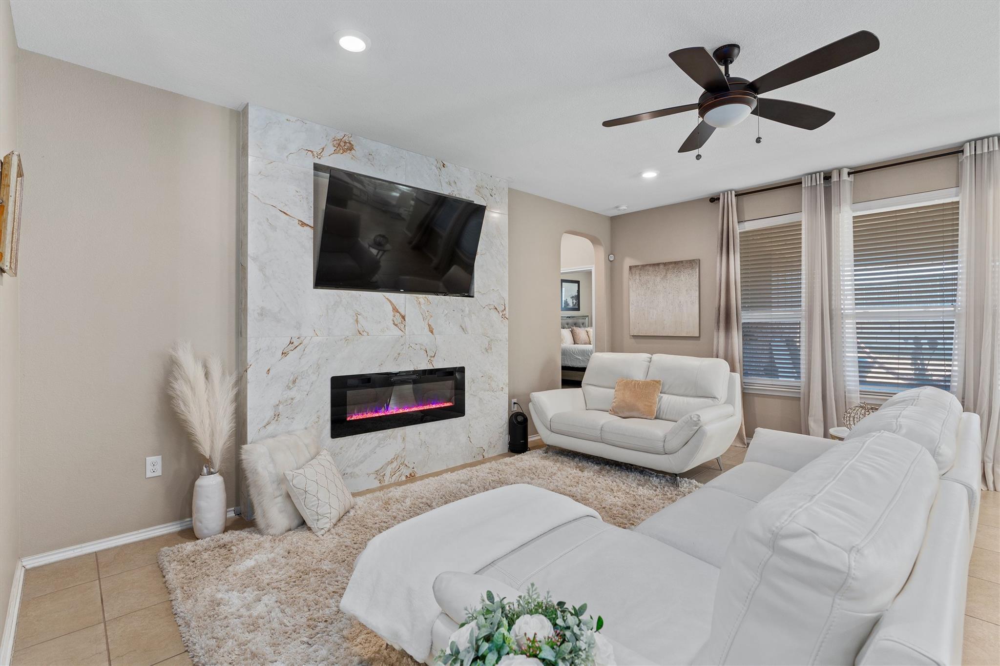 Austin, Texas, 78744, United States, 5 Bedrooms Bedrooms, ,4 BathroomsBathrooms,Residential,For Sale,1975896