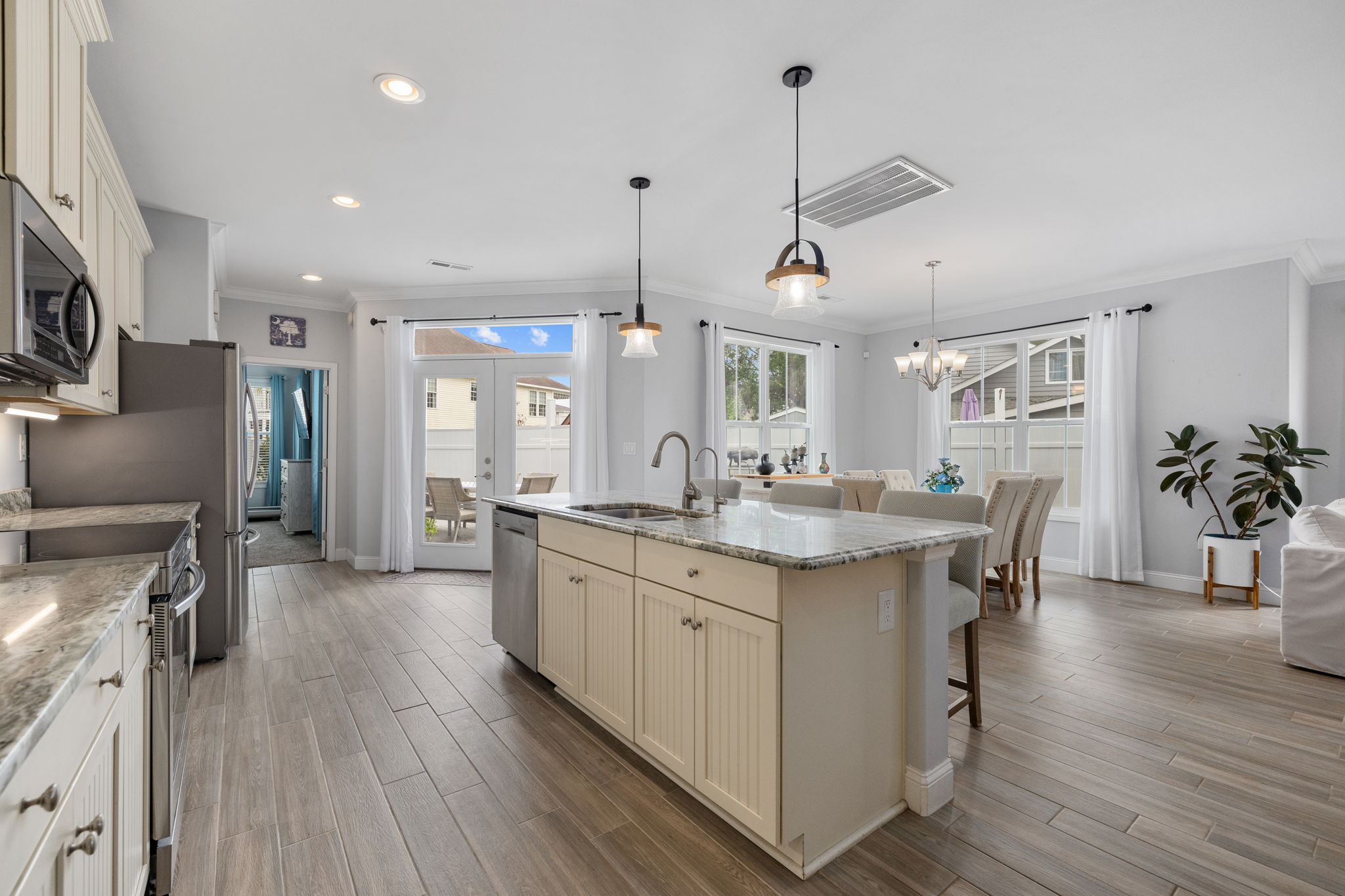 North Myrtle Beach, South Carolina, 29582, United States, 4 Bedrooms Bedrooms, ,3 BathroomsBathrooms,Residential,For Sale,1979525