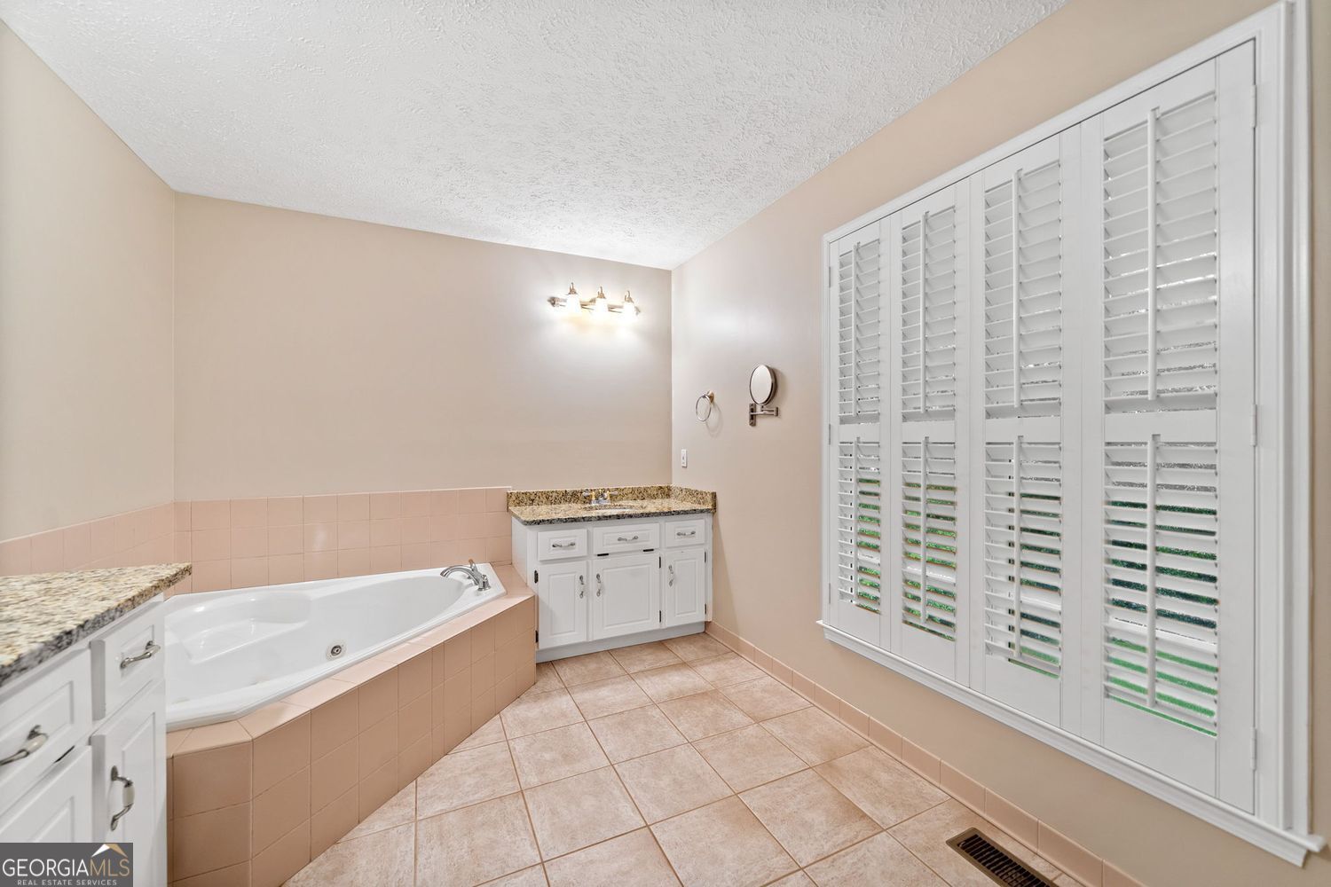 Canton, Georgia, 30114, United States, 4 Bedrooms Bedrooms, ,4 BathroomsBathrooms,Residential,For Sale,1860332