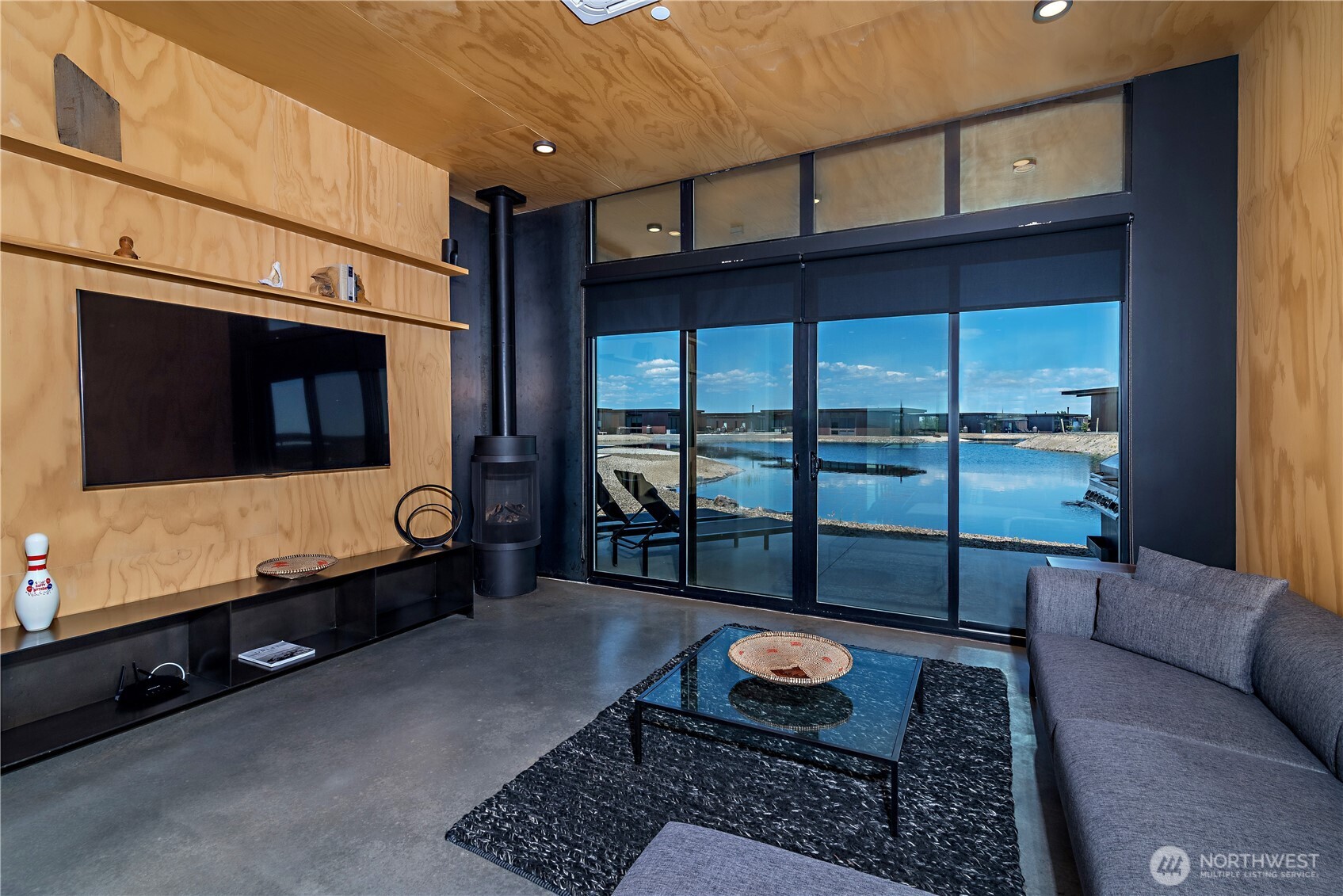 Quincy, Washington, 98848, United States, 2 Bedrooms Bedrooms, ,1 BathroomBathrooms,Residential,For Sale,2003117