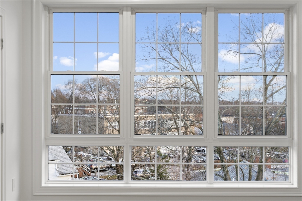 Marlborough, Massachusetts, 01752, United States, 2 Bedrooms Bedrooms, ,3 BathroomsBathrooms,Residential,For Sale,1997186