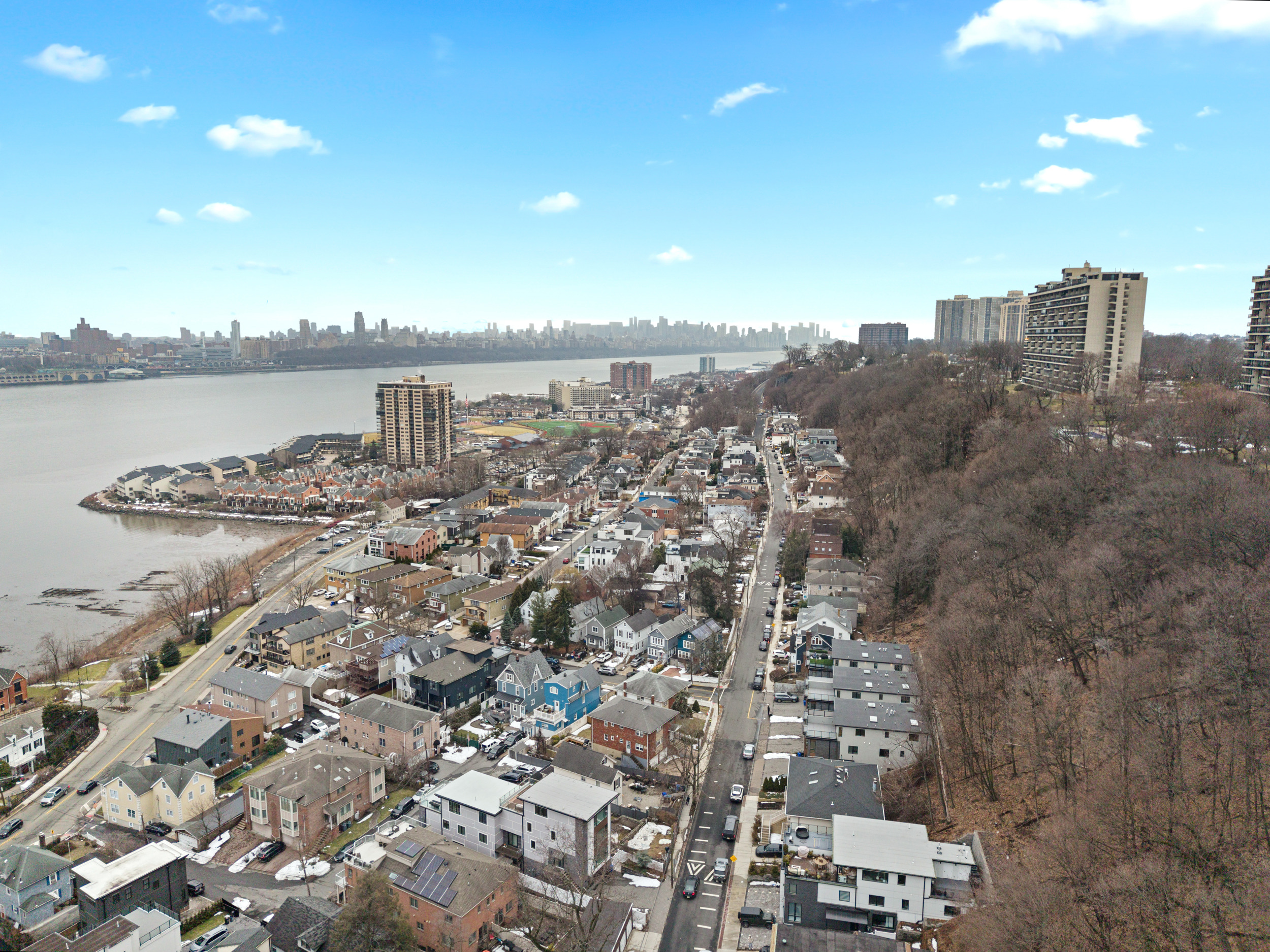  712 Undercliff Avenue, Edgewater, NJ, 07020 - 物件實景
