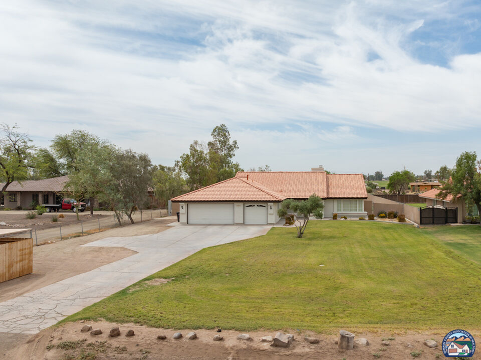 El Centro, California, 92243, United States, 4 Bedrooms Bedrooms, ,3 BathroomsBathrooms,Residential,For Sale,1838686