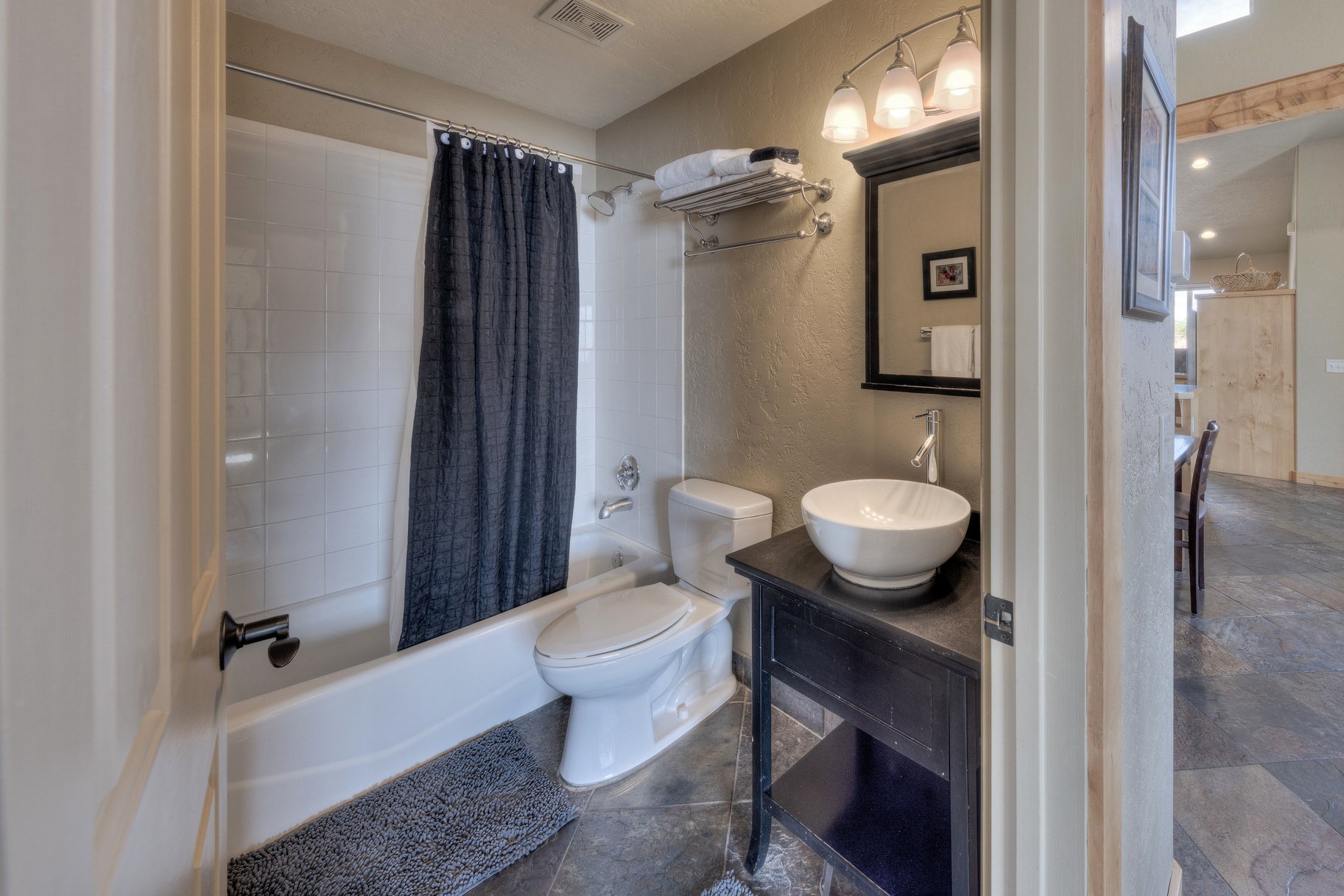  Exceptional Rim Village Unit-Nightly Rental Opportunity - 物件實景