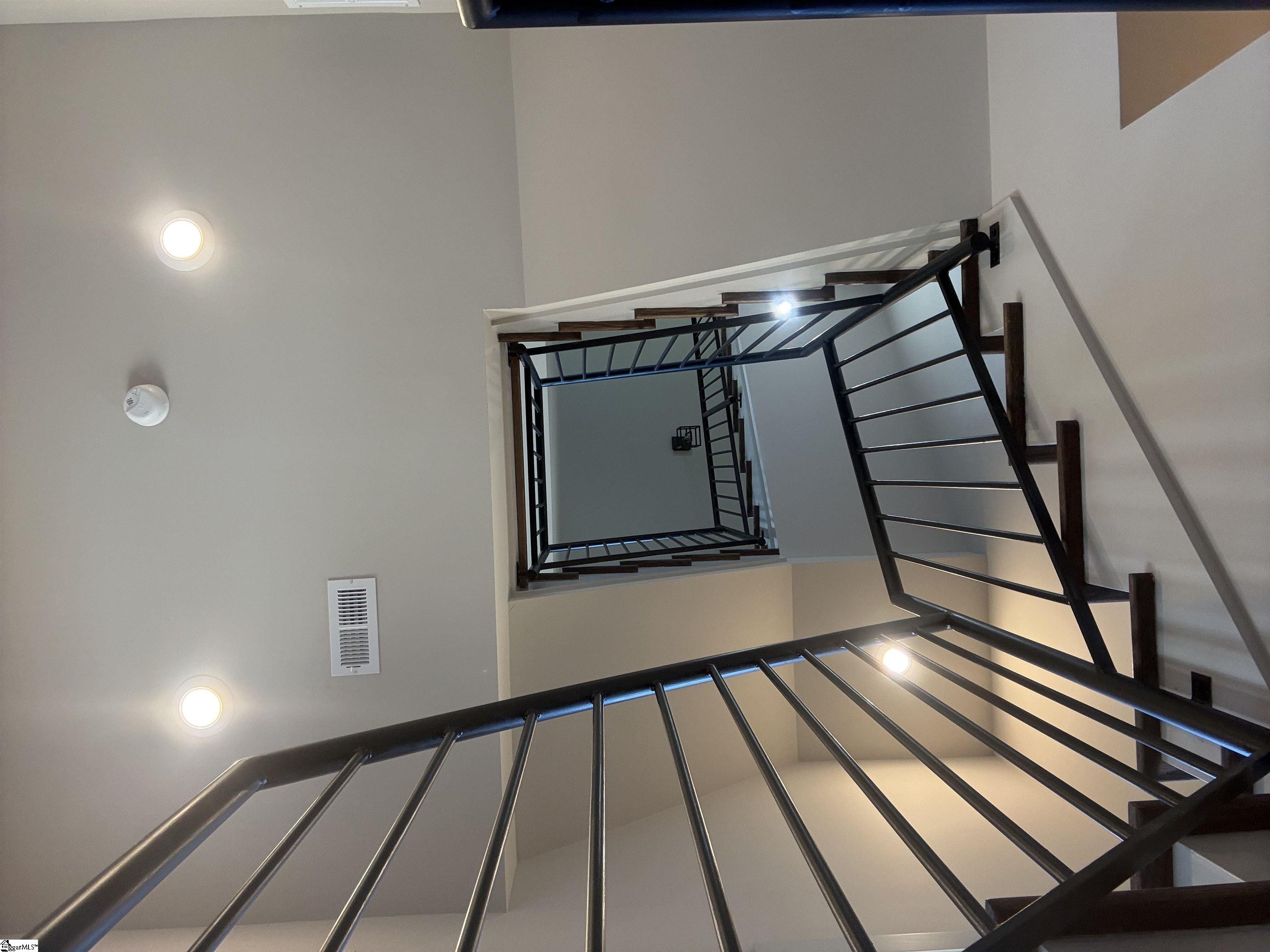Greenville, South Carolina, 29601, United States, 2 Bedrooms Bedrooms, ,3 BathroomsBathrooms,Residential,For Sale,1818432