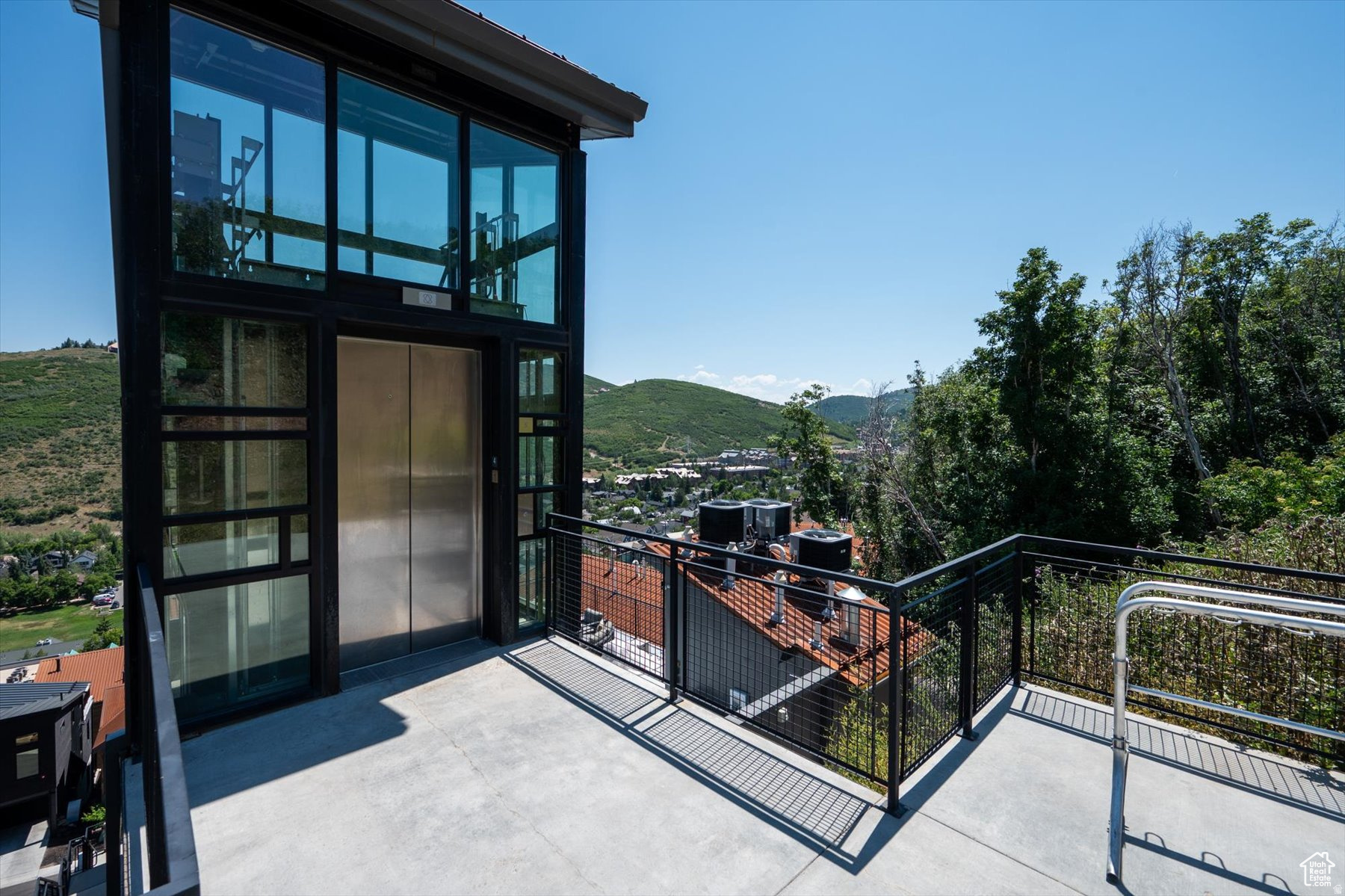 Park City, Utah, 84060, United States, 2 Bedrooms Bedrooms, ,2 BathroomsBathrooms,Residential,For Sale,1989382
