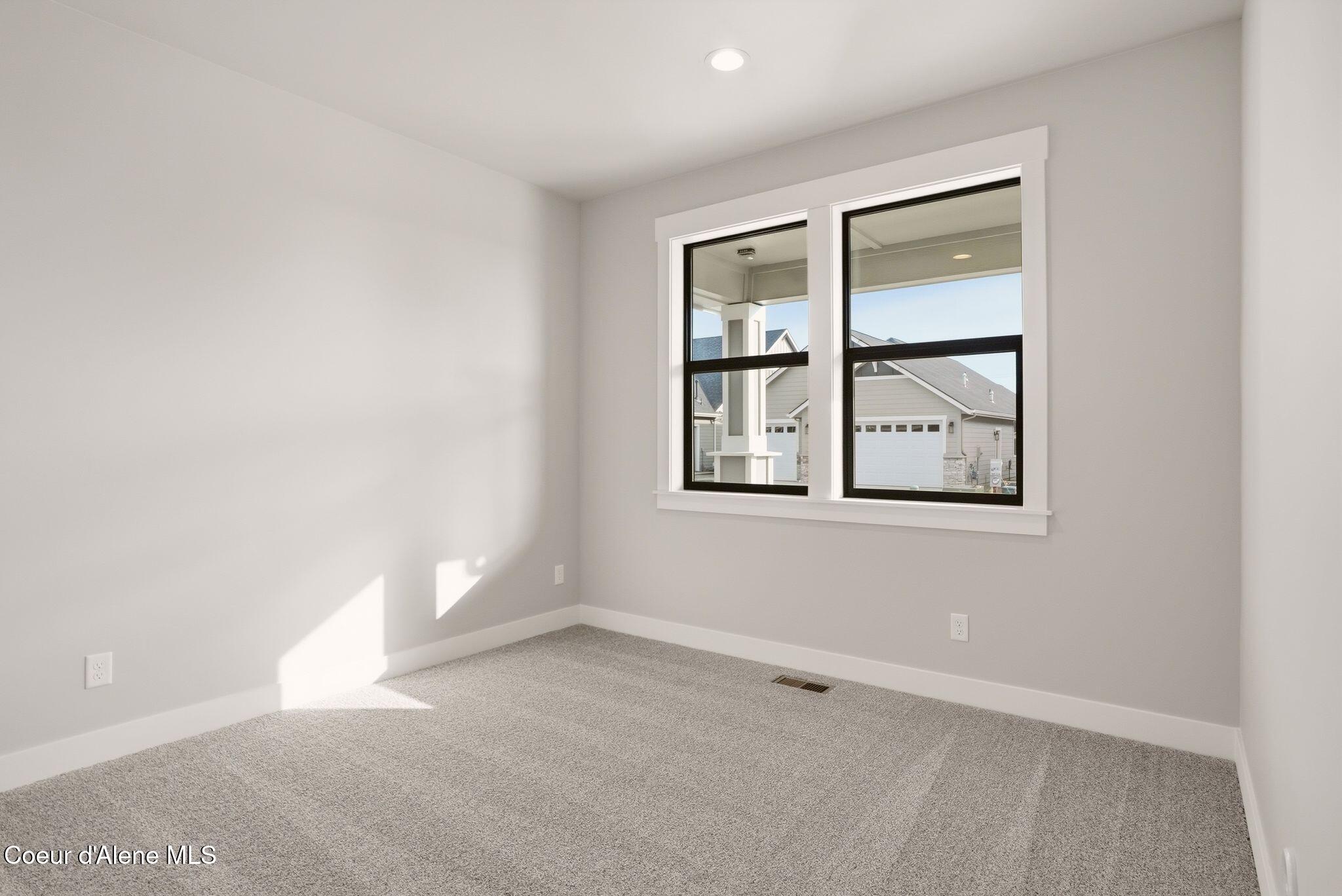Coeur d'Alene, Idaho, 83815, United States, 4 Bedrooms Bedrooms, ,3 BathroomsBathrooms,Residential,For Sale,2039969