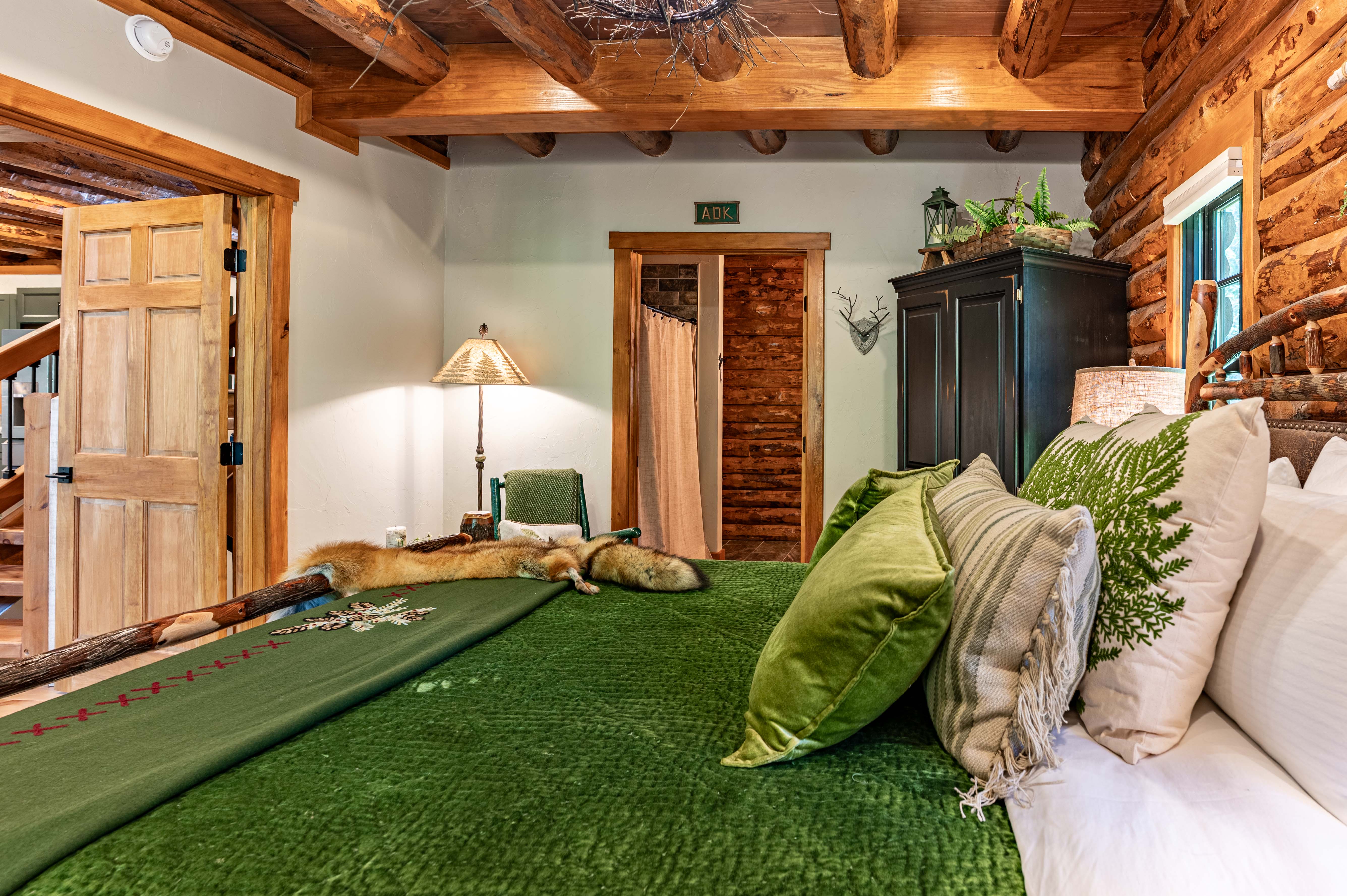  Log Cabin with Flair - 物件實景