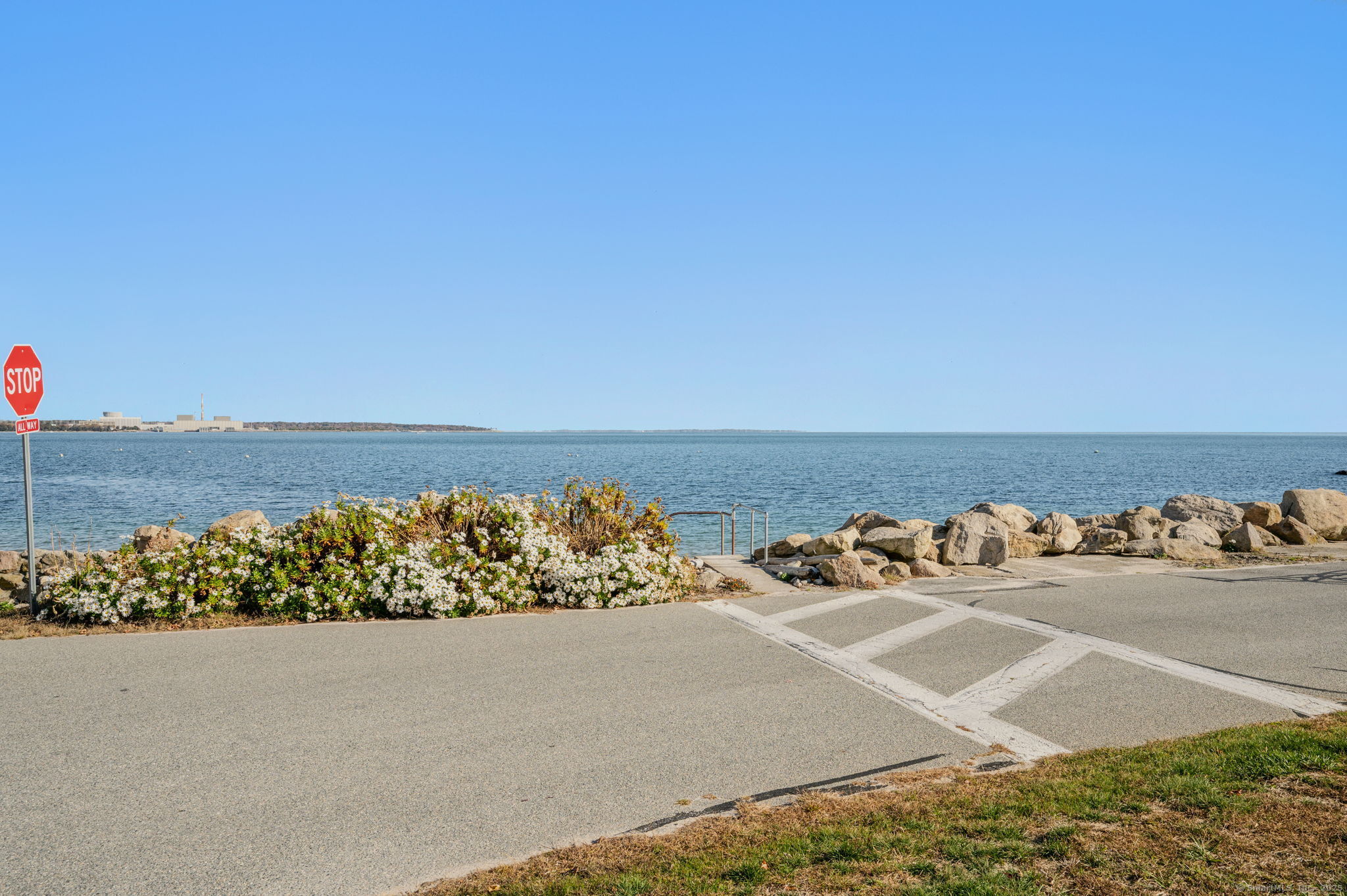 East Lyme, Connecticut, 06357, United States, 3 Bedrooms Bedrooms, ,1 BathroomBathrooms,Residential,For Sale,1987799