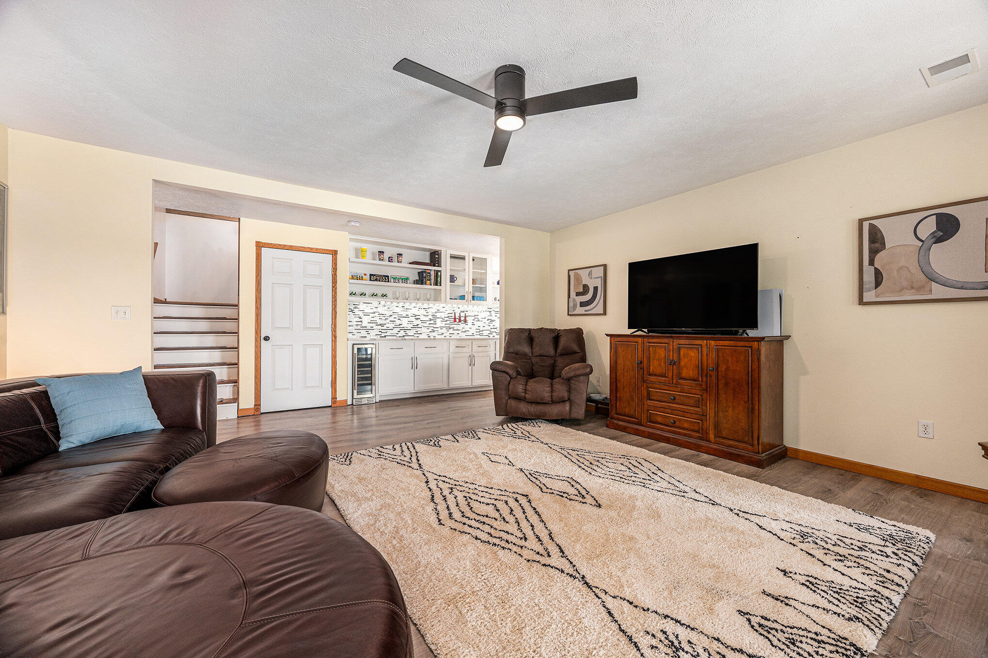 Allegan, Michigan, 49010, United States, 4 Bedrooms Bedrooms, ,3 BathroomsBathrooms,Residential,For Sale,1906276