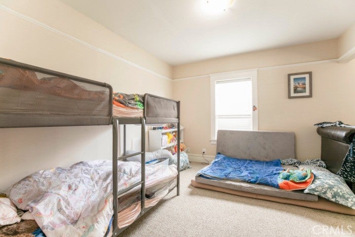 Los Angeles, California, 90006, United States, 5 Bedrooms Bedrooms, ,2 BathroomsBathrooms,Residential,For Sale,1940341