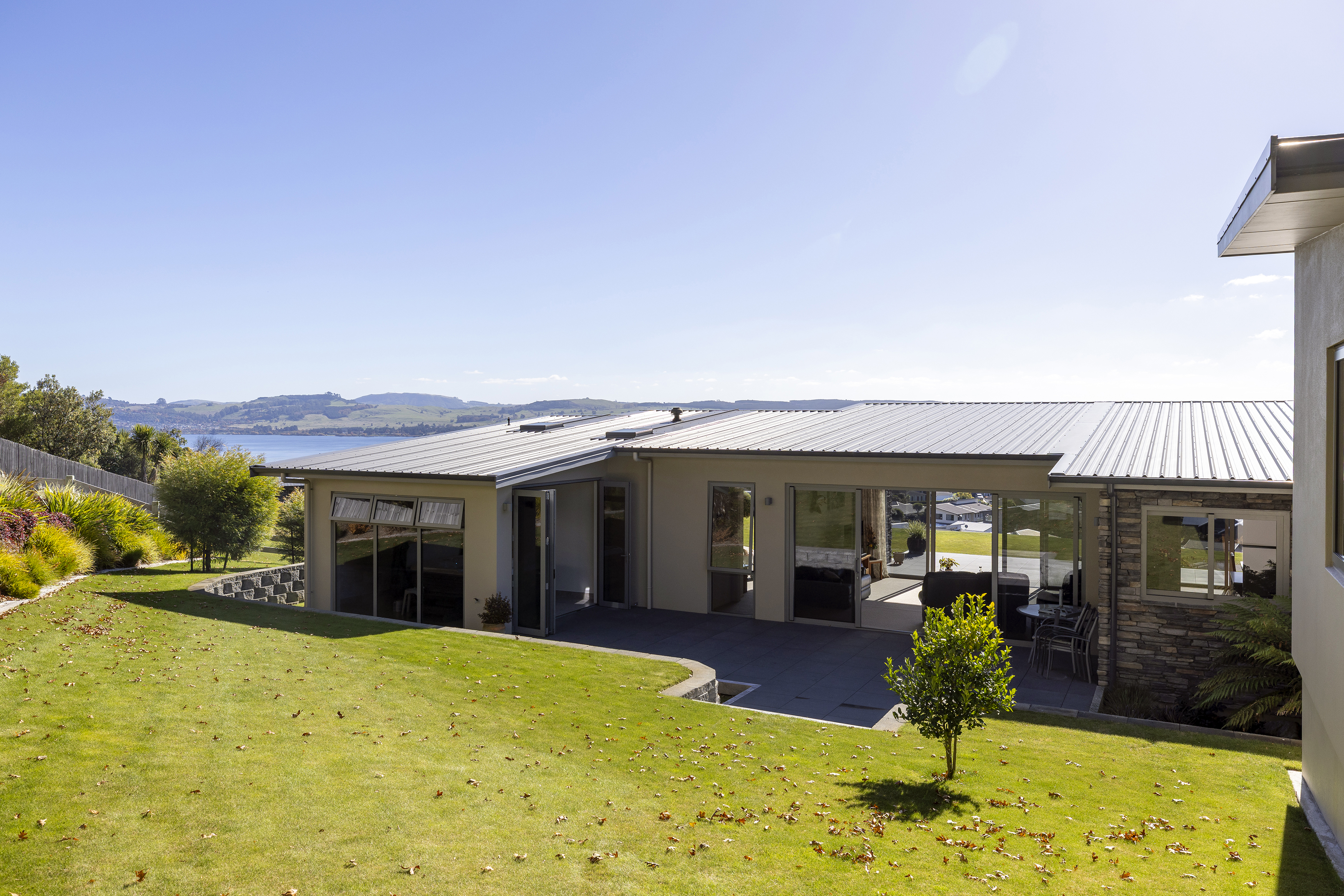  Elevated Living with Lake Taupo Views - 物件實景