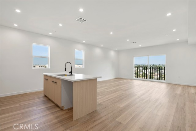 Los Angeles, California, 90023, United States, 22 Bedrooms Bedrooms, ,Residential,For Sale,1763548