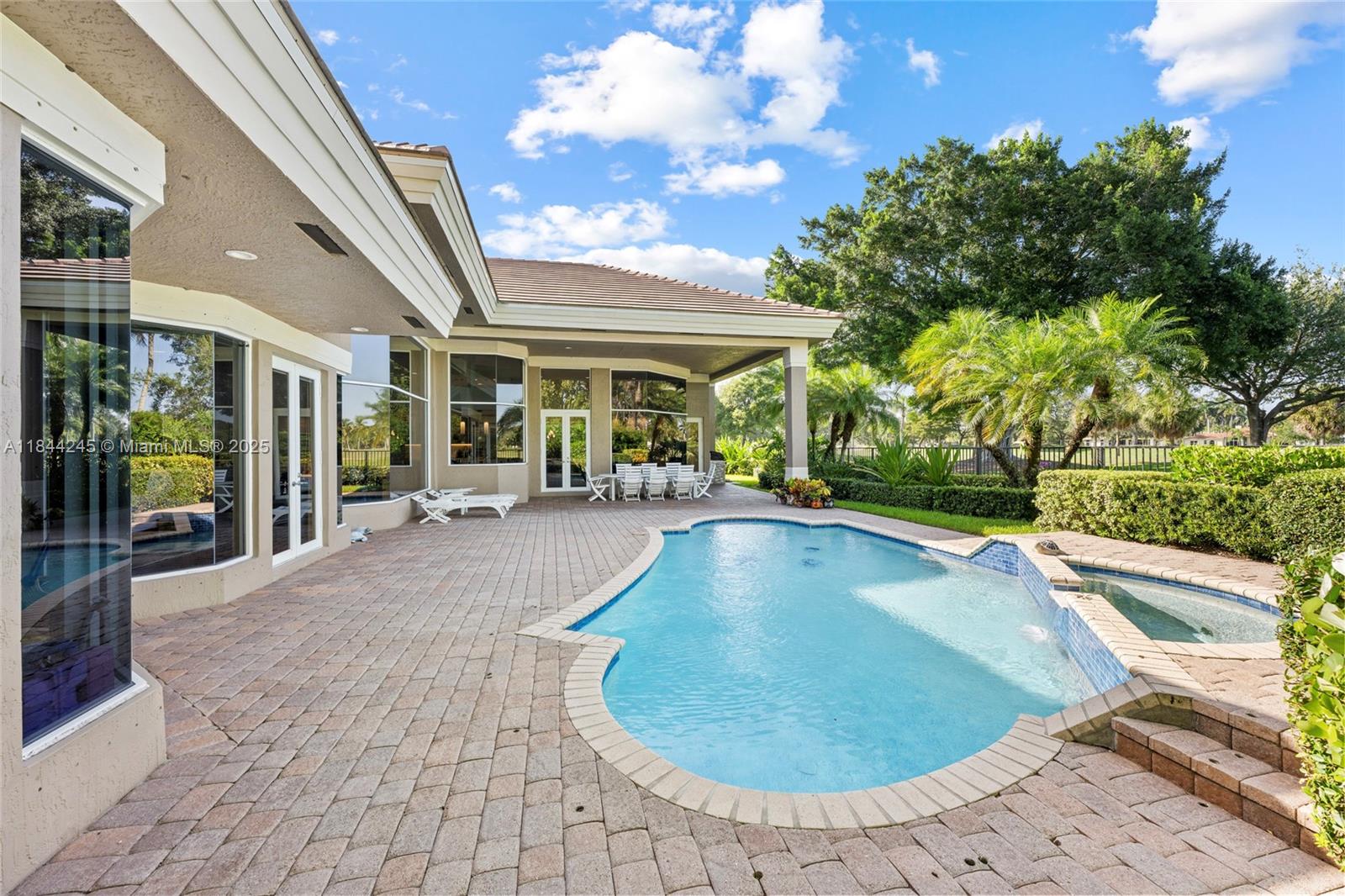 Weston, Florida, 33327, United States, 5 Bedrooms Bedrooms, ,4 BathroomsBathrooms,Residential,For Sale,1901974
