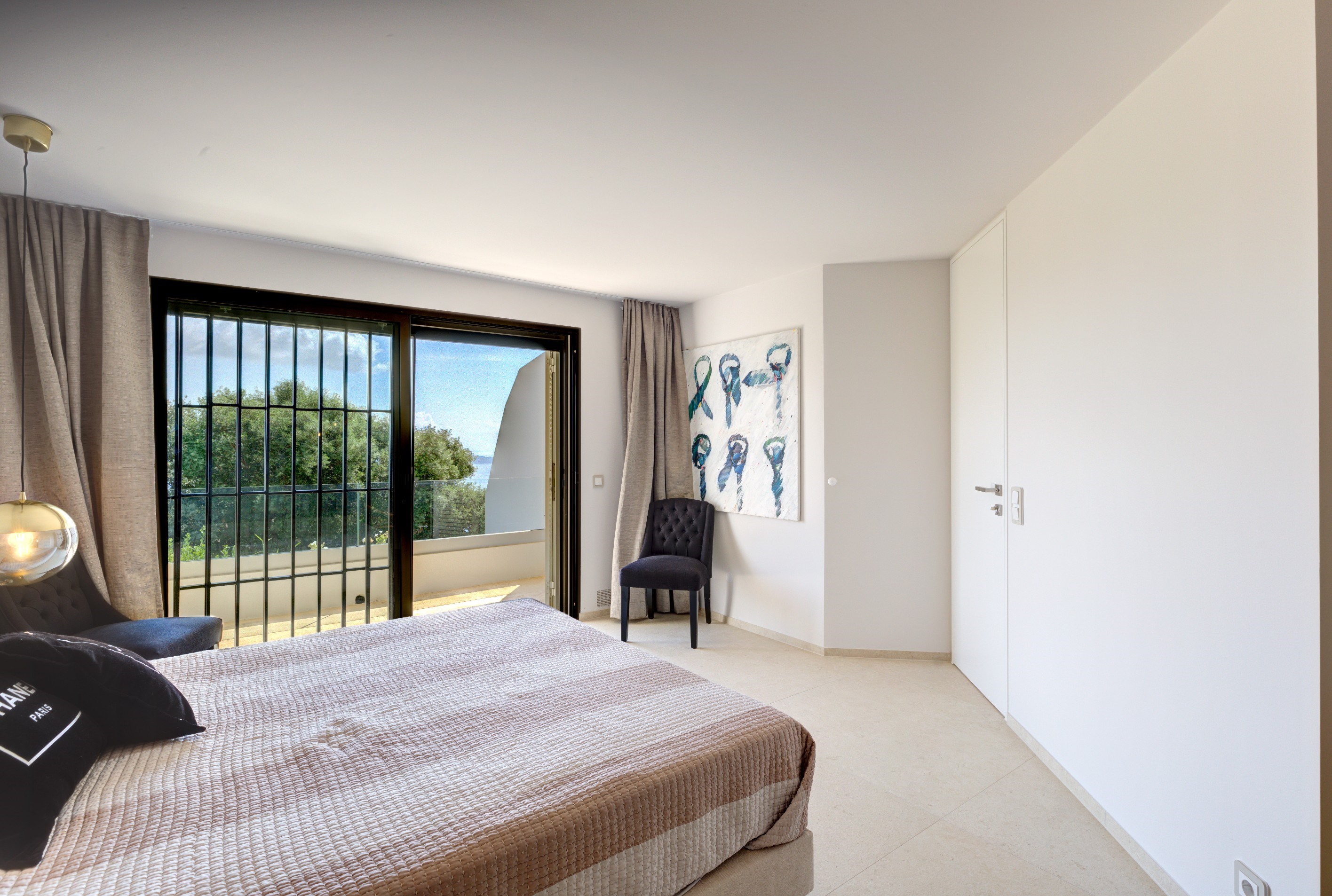  Super Cannes Vallauris, 260 sqm villa with five bedrooms, pool and panoramic se… - 物件實景