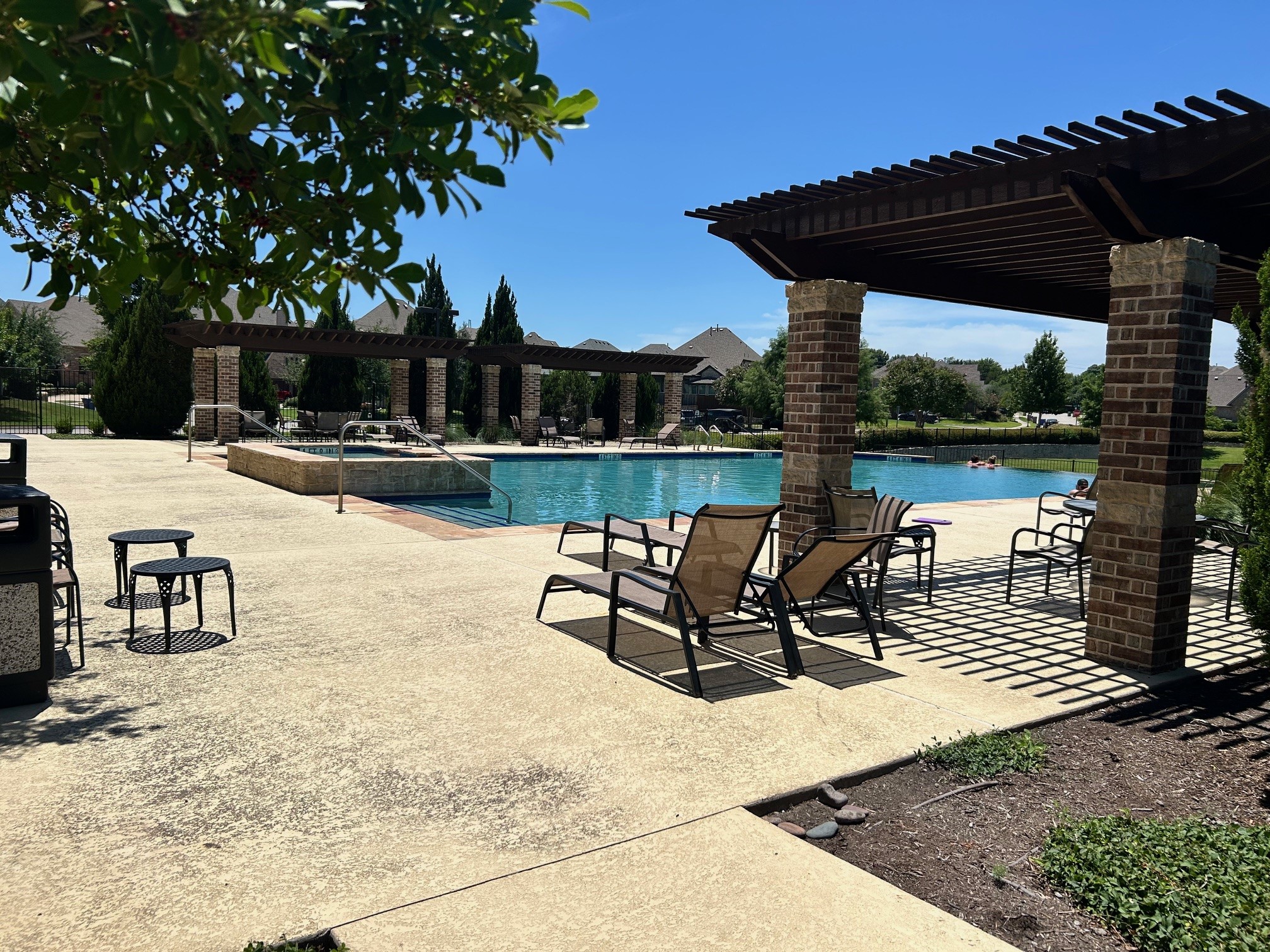 Carrollton, Texas, 75010, United States, 3 Bedrooms Bedrooms, ,2 BathroomsBathrooms,Residential,For Sale,1901690
