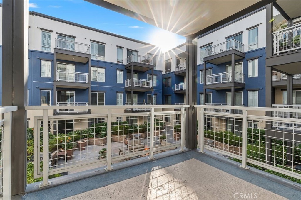 Long Beach, California, 90802, United States, 3 Bedrooms Bedrooms, ,3 BathroomsBathrooms,Residential,For Sale,2002105