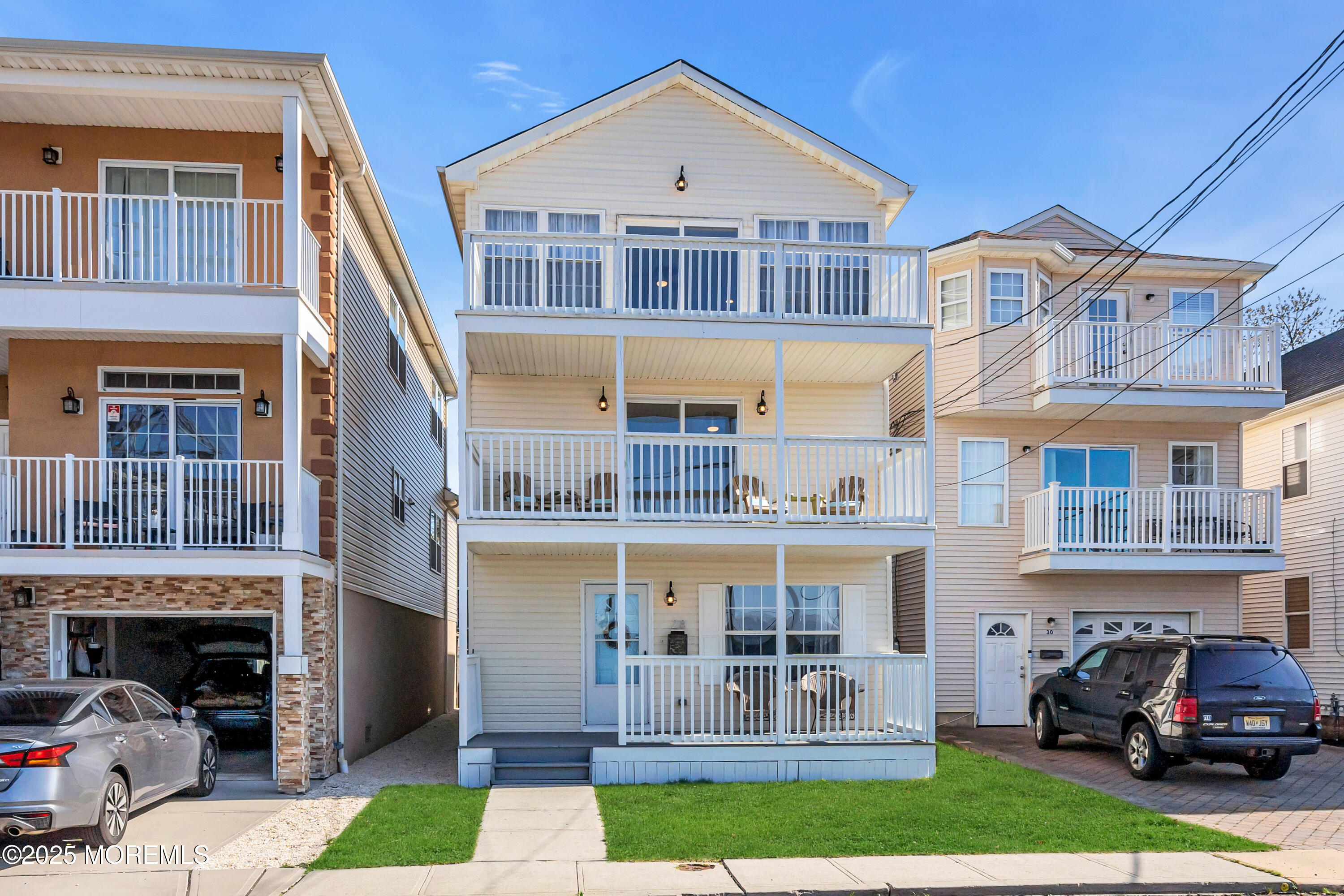 Keansburg, New Jersey, 07734, United States, 4 Bedrooms Bedrooms, ,4 BathroomsBathrooms,Residential,For Sale,1942734