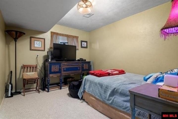 Mountain Home, Arkansas, 72653, United States, 5 Bedrooms Bedrooms, ,4 BathroomsBathrooms,Residential,For Sale,1899496