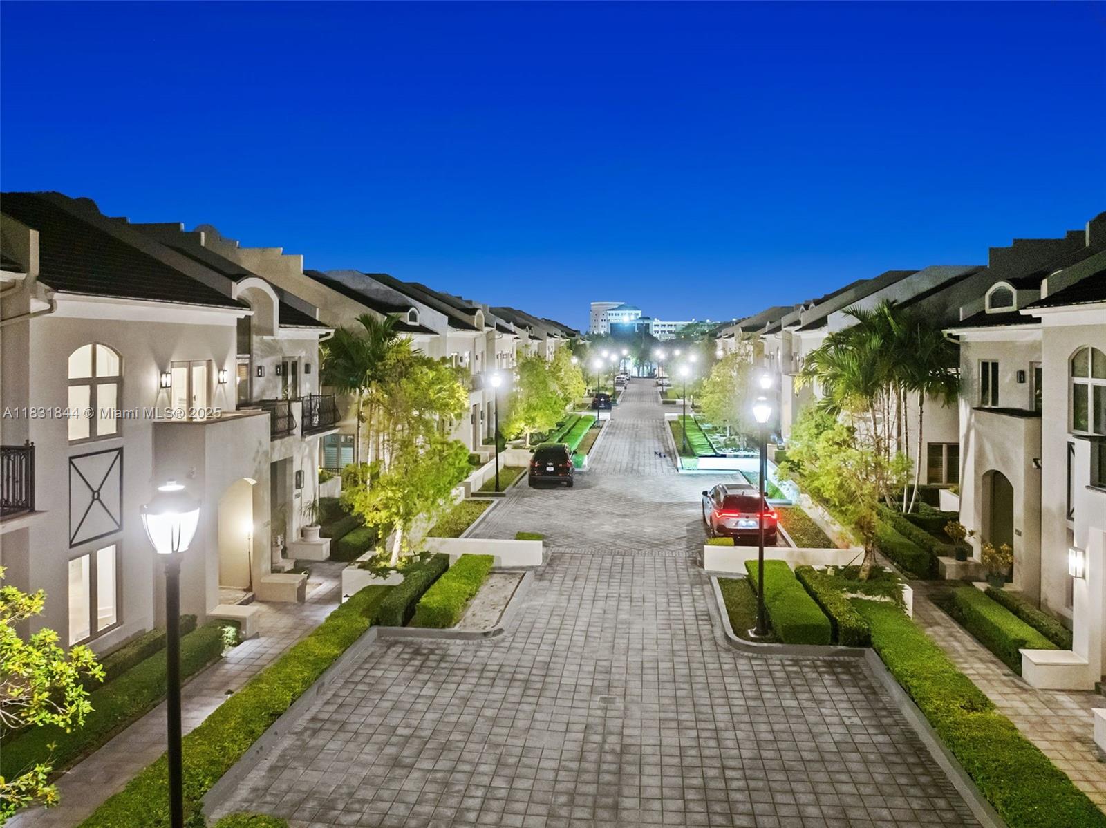 Miami, Florida, 33143, United States, 3 Bedrooms Bedrooms, ,4 BathroomsBathrooms,Residential,For Sale,1885416