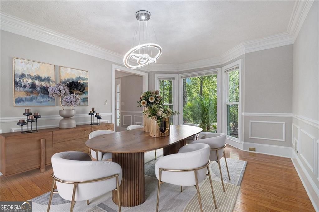 Roswell, Georgia, 30075, United States, 6 Bedrooms Bedrooms, ,4 BathroomsBathrooms,Residential,For Sale,1910371