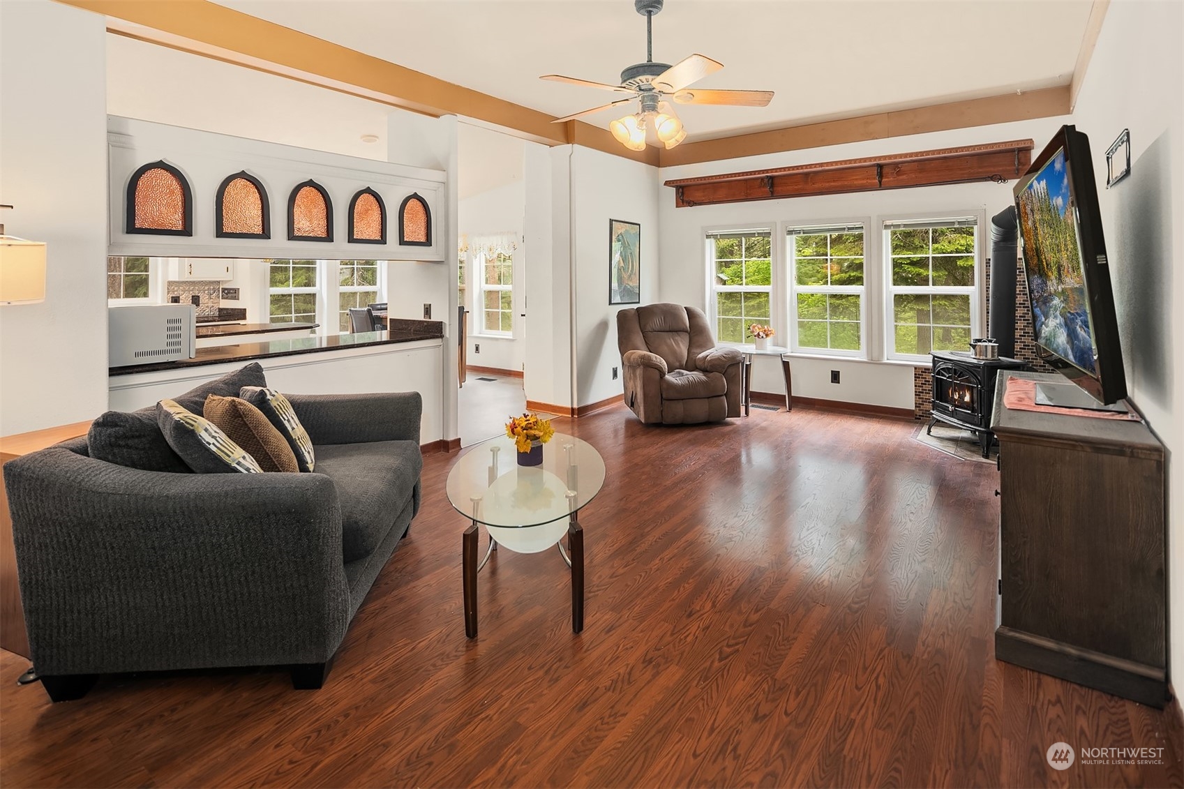 Easton, Washington, 98925, United States, 3 Bedrooms Bedrooms, ,3 BathroomsBathrooms,Residential,For Sale,1912346