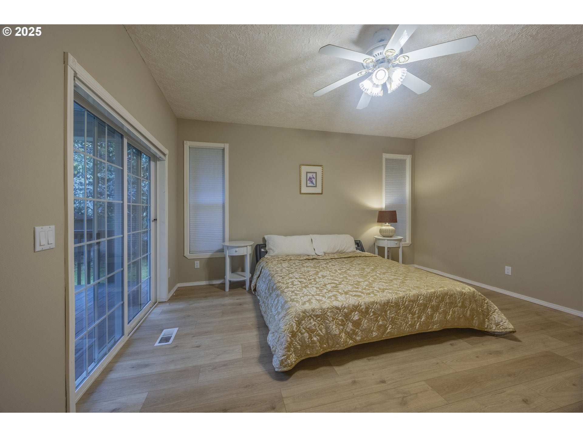 LincolnCity, Oregon, 97367, United States, 4 Bedrooms Bedrooms, ,3 BathroomsBathrooms,Residential,For Sale,1994923