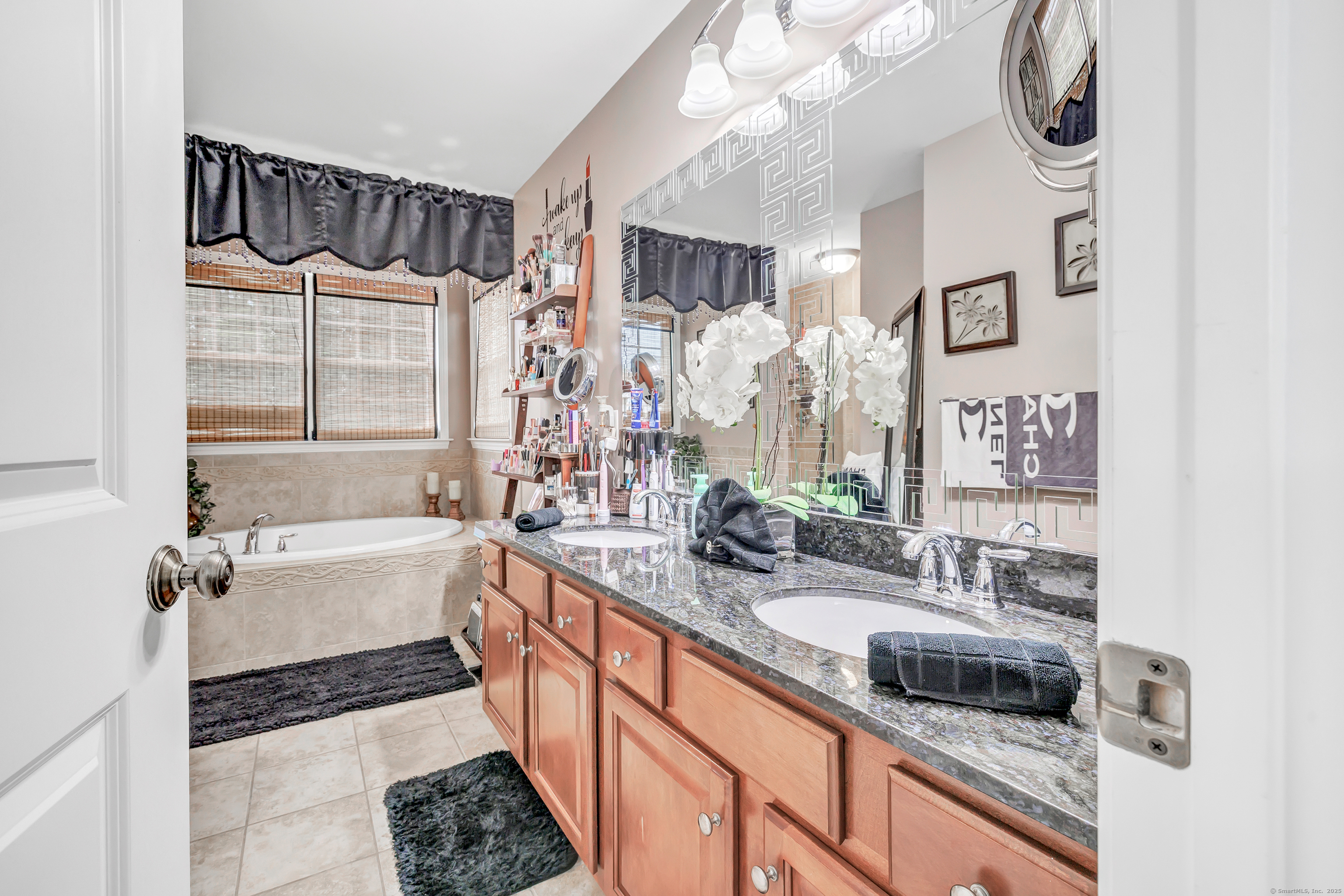 Seymour, Connecticut, 06483, United States, 4 Bedrooms Bedrooms, ,3 BathroomsBathrooms,Residential,For Sale,1906735