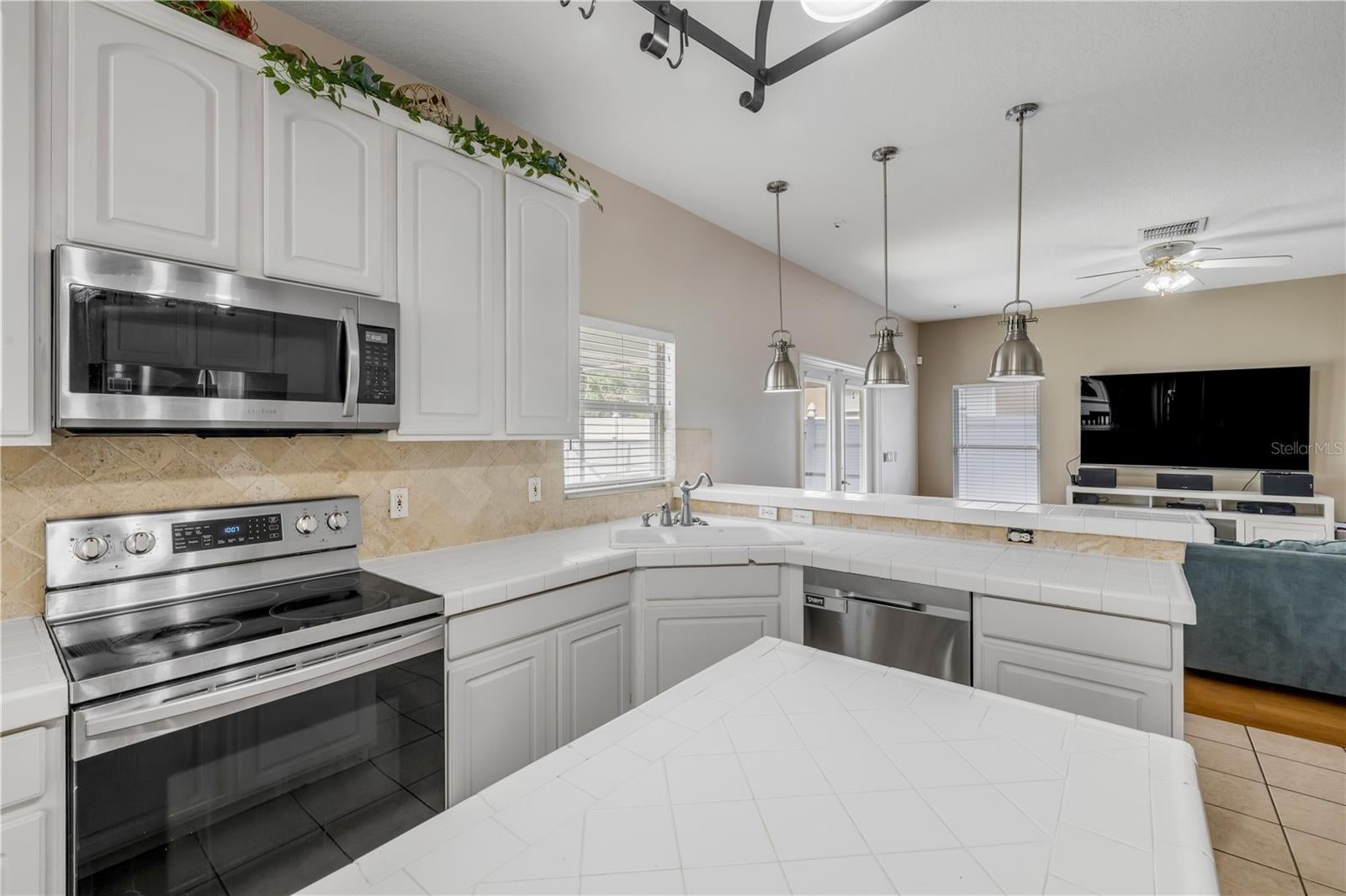 ORLANDO, Florida, 32835, United States, 4 Bedrooms Bedrooms, ,3 BathroomsBathrooms,Residential,For Sale,1885339