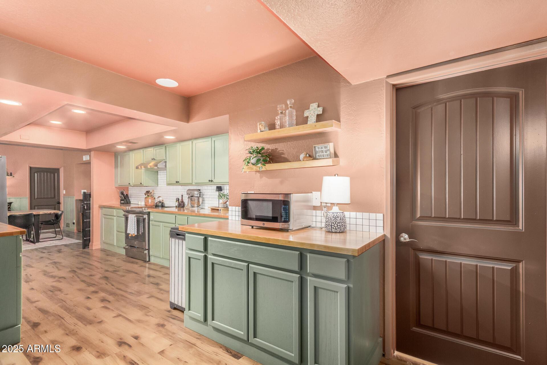 Chandler, Arizona, 85225, United States, 5 Bedrooms Bedrooms, ,2 BathroomsBathrooms,Residential,For Sale,1996628