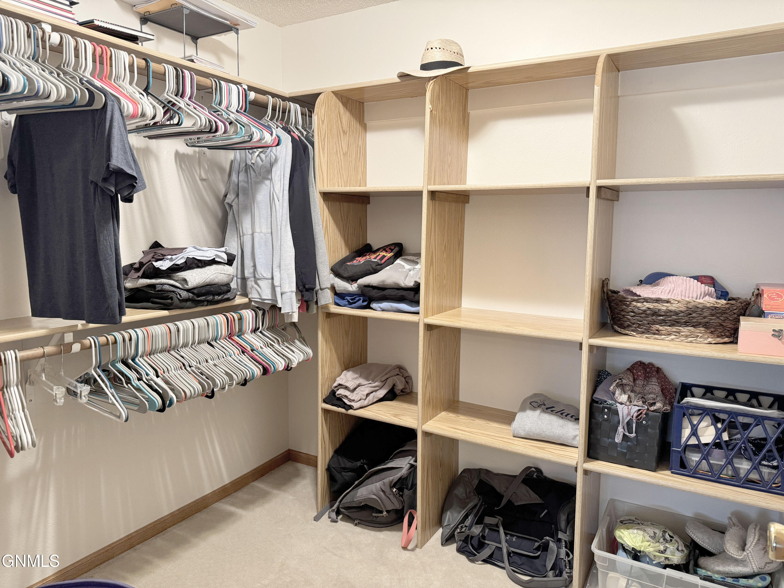 Bismarck, North Dakota, 58503, United States, 5 Bedrooms Bedrooms, ,2 BathroomsBathrooms,Residential,For Sale,2001566